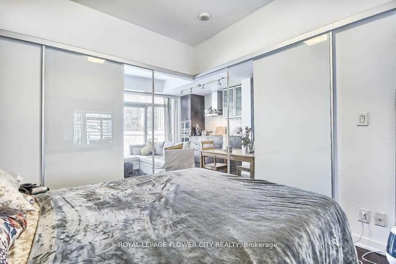 Photo 18 of Unit 901, 12 York Street, Toronto, Waterfront Communities — HOMEH
