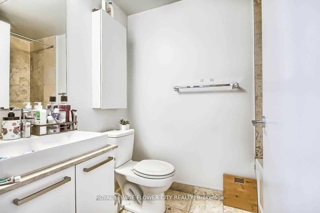Photo 19 of Unit 901, 12 York Street, Toronto, Waterfront Communities — HOMEH
