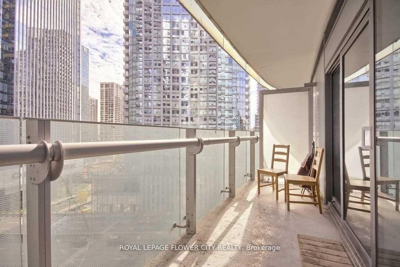 Photo 21 of Unit 901, 12 York Street, Toronto, Waterfront Communities — HOMEH