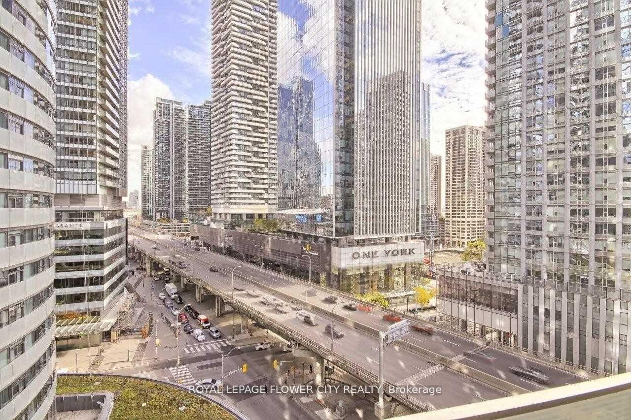 Photo 22 of Unit 901, 12 York Street, Toronto, Waterfront Communities — HOMEH
