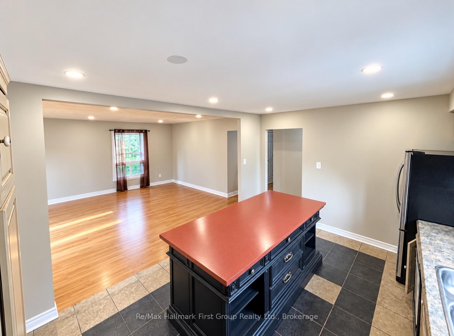 Photo 5 of Unit Main, 78 Commerford Street, Thorold, Confederation Heights — HOMEH
