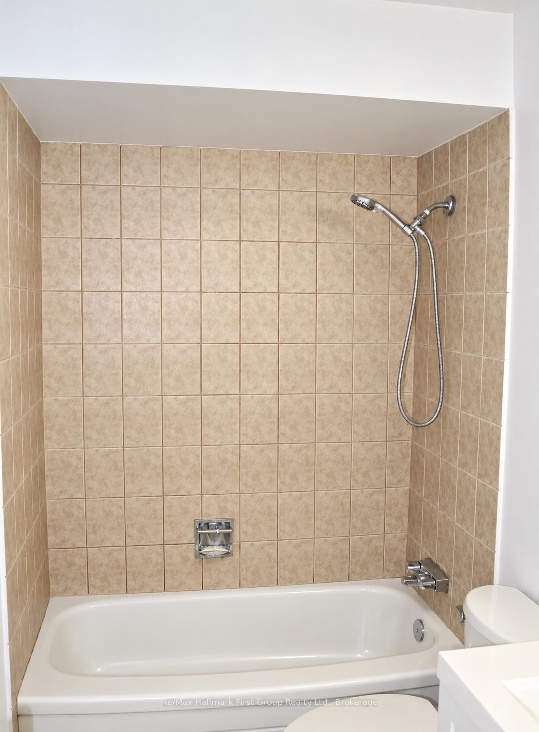 Photo 19 of Unit Main, 78 Commerford Street, Thorold, Confederation Heights — HOMEH