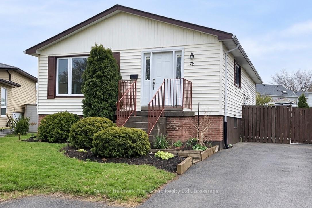 Photo 2 of Unit Main, 78 Commerford Street, Thorold, Confederation Heights — HOMEH
