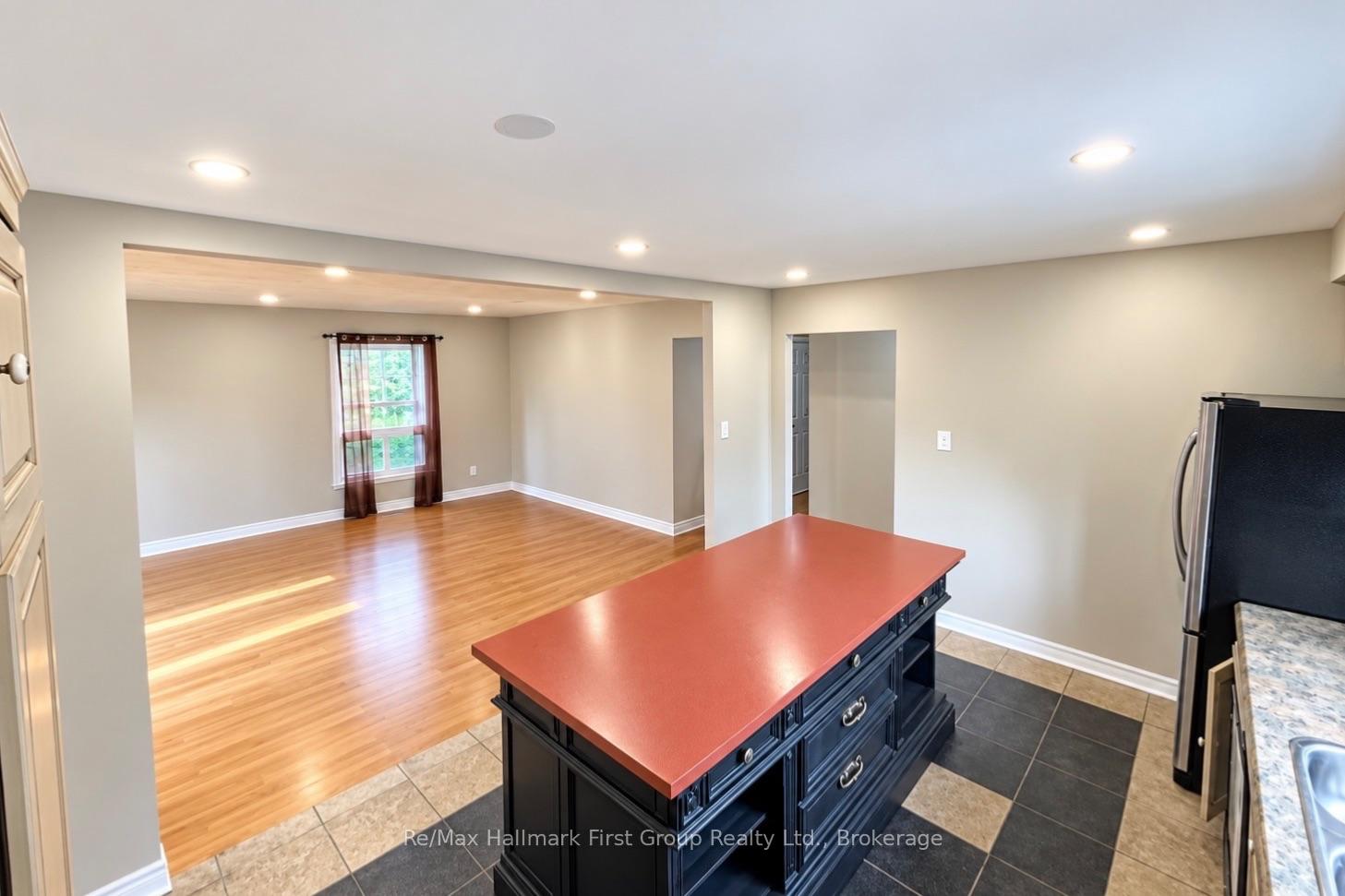 Photo 6 of Unit Main, 78 Commerford Street, Thorold, Confederation Heights — HOMEH
