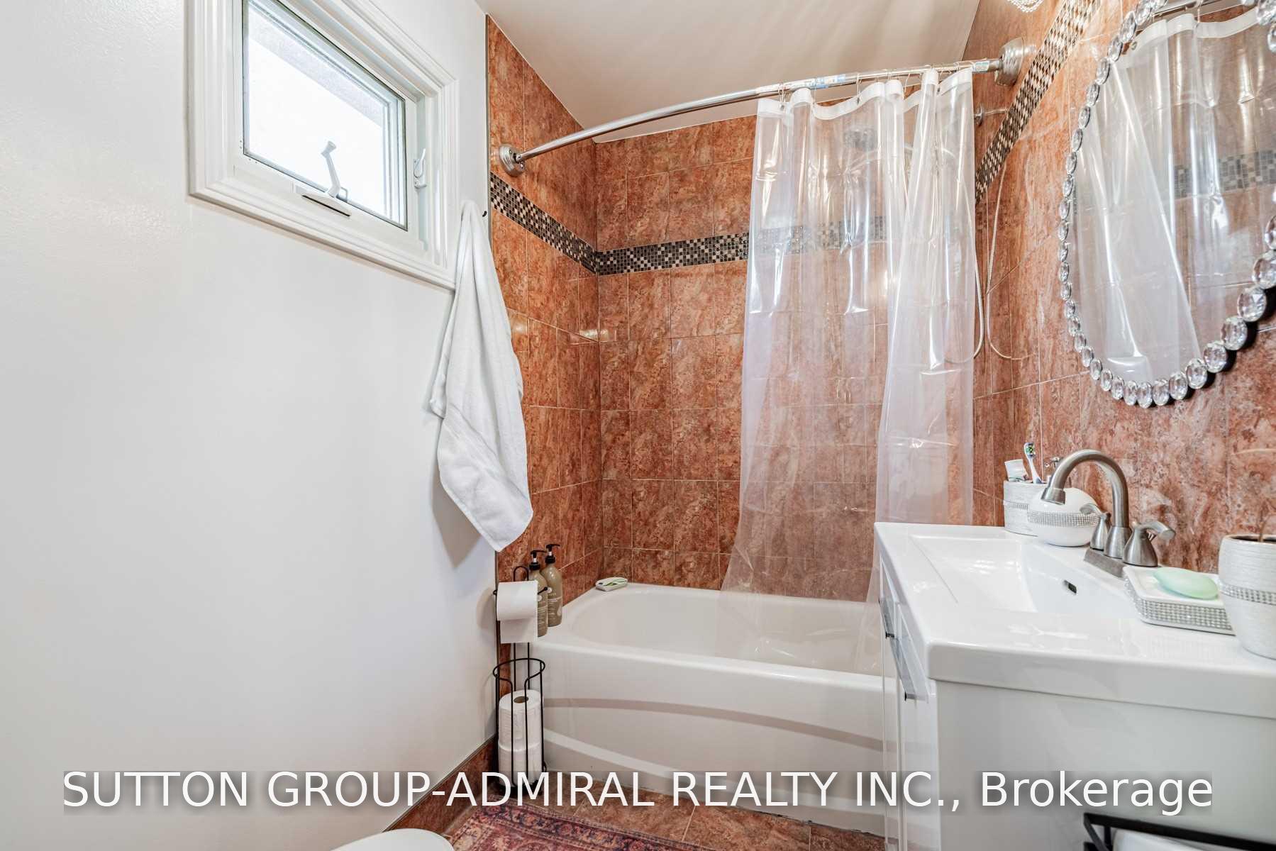 Photo 22 of 39 Crooked Stick Road, Vaughan, Glen Shields — HOMEH
