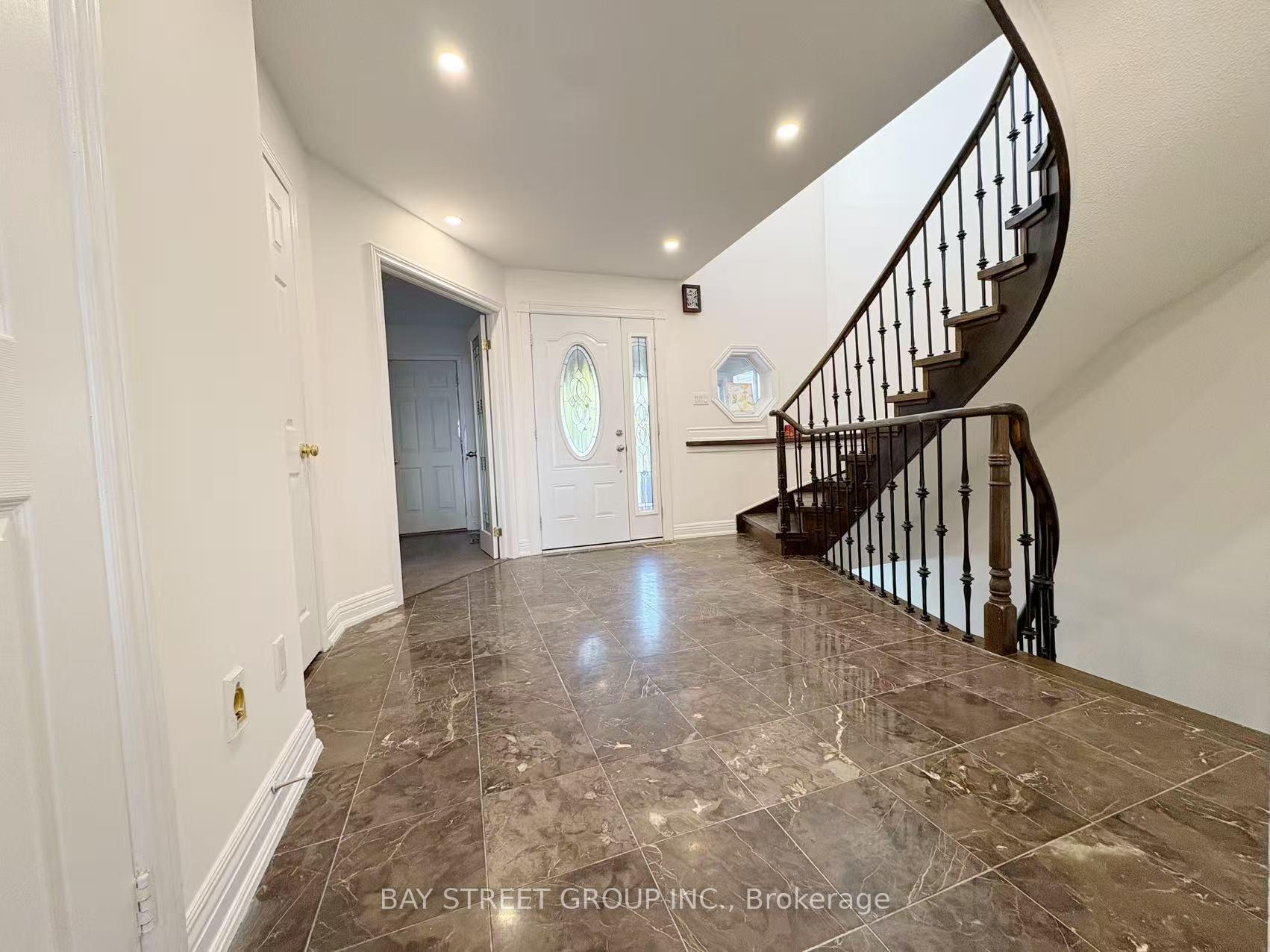 Photo 2 of 48 New Forest Square, Scarborough, Steeles — HOMEH