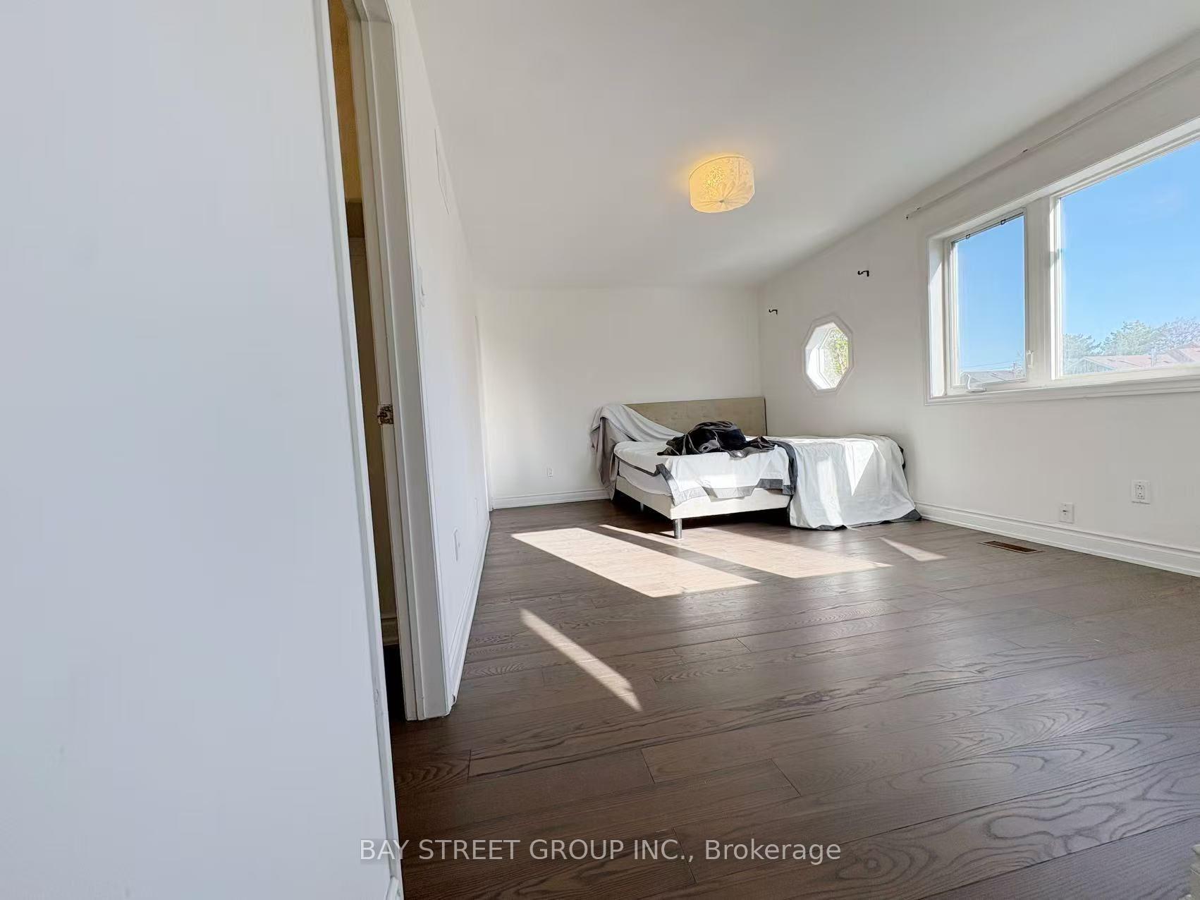Photo 12 of 48 New Forest Square, Scarborough, Steeles — HOMEH