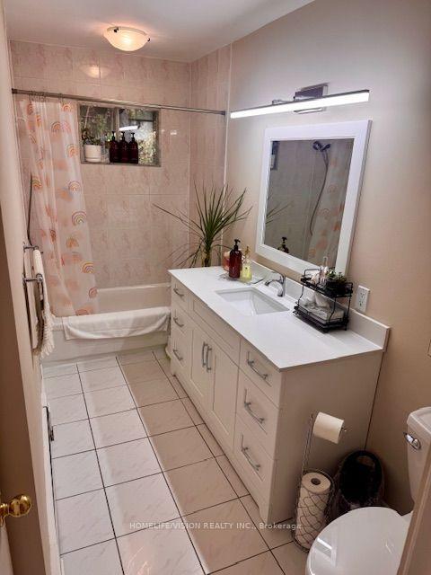 Photo 5 of 103 Laurentide Drive, North York, Parkwoods-Donalda — HOMEH