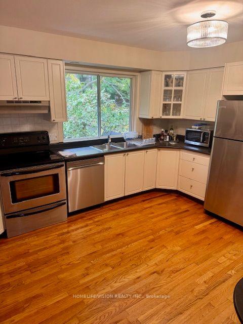Photo 19 of 103 Laurentide Drive, North York, Parkwoods-Donalda — HOMEH