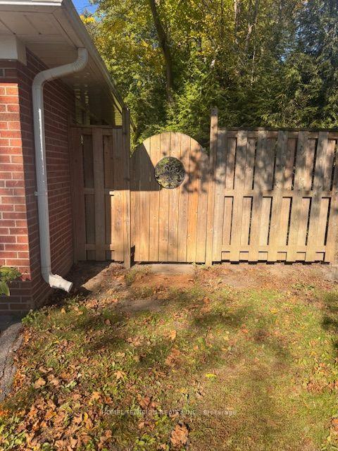 Photo 25 of 103 Laurentide Drive, North York, Parkwoods-Donalda — HOMEH