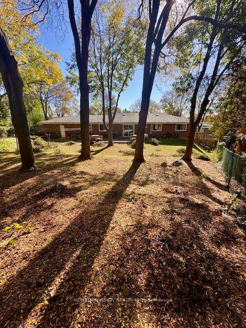 Photo 27 of 103 Laurentide Drive, North York, Parkwoods-Donalda — HOMEH