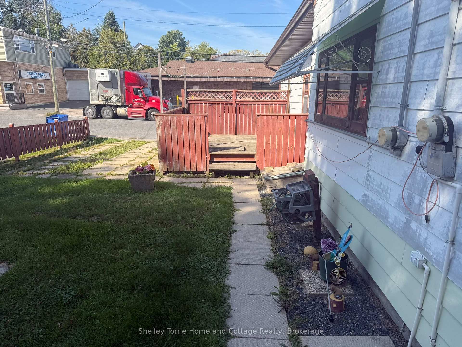 Photo 7 of 613 Front Street, Kenora, Keewatin — HOMEH