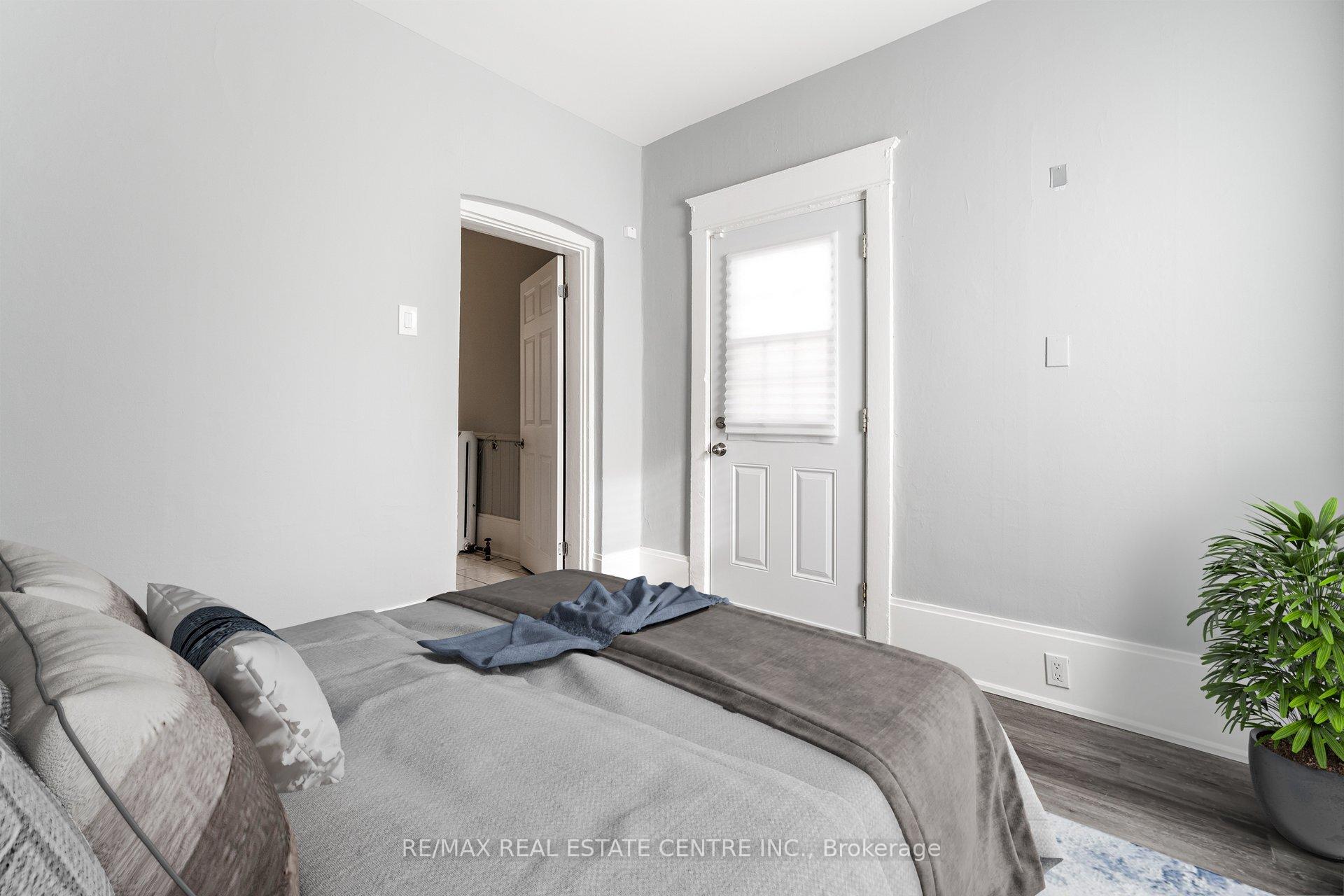Photo 13 of Unit 1, 1413 Dundas Street, Toronto, Little Portugal — HOMEH