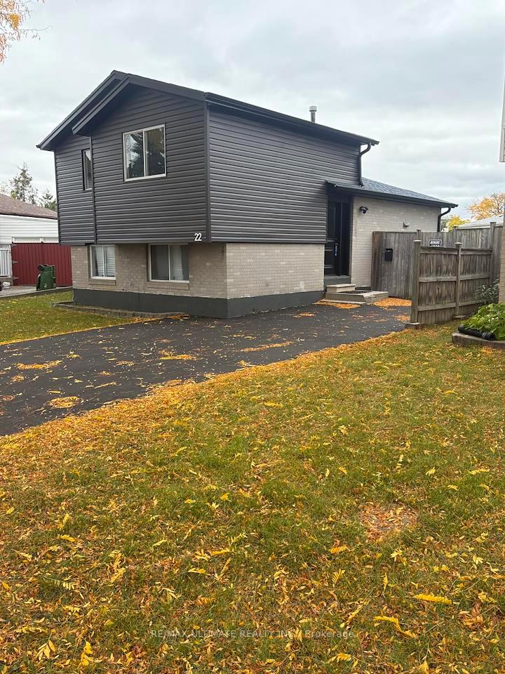 Photo 2 of 22 Sultan Pool Drive, Etobicoke, West Humber-Clairville — HOMEH