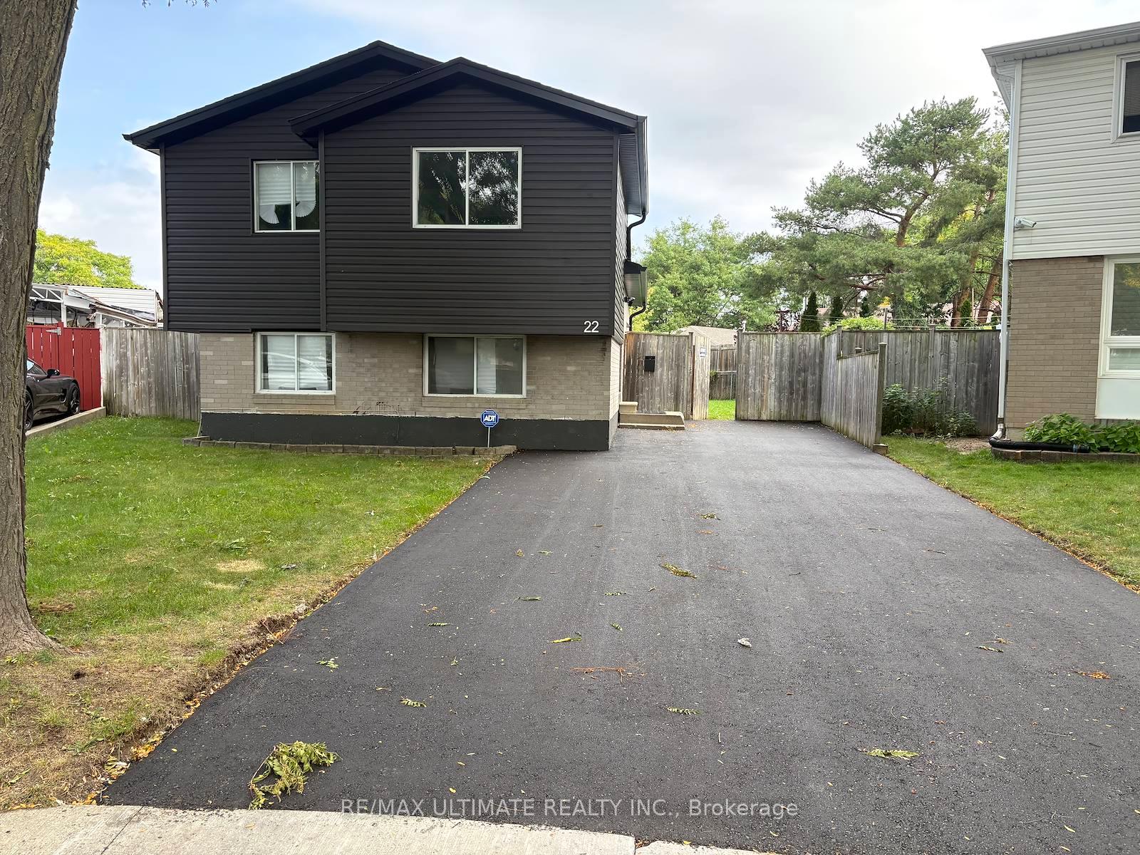 Photo 3 of 22 Sultan Pool Drive, Etobicoke, West Humber-Clairville — HOMEH