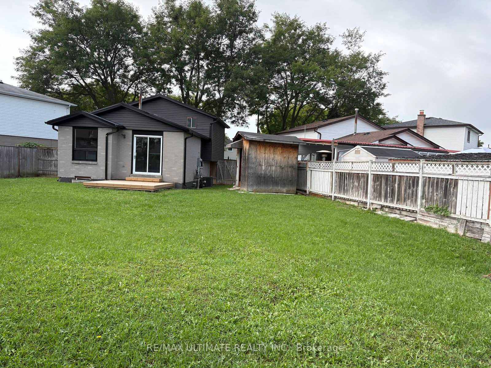 Photo 7 of 22 Sultan Pool Drive, Etobicoke, West Humber-Clairville — HOMEH