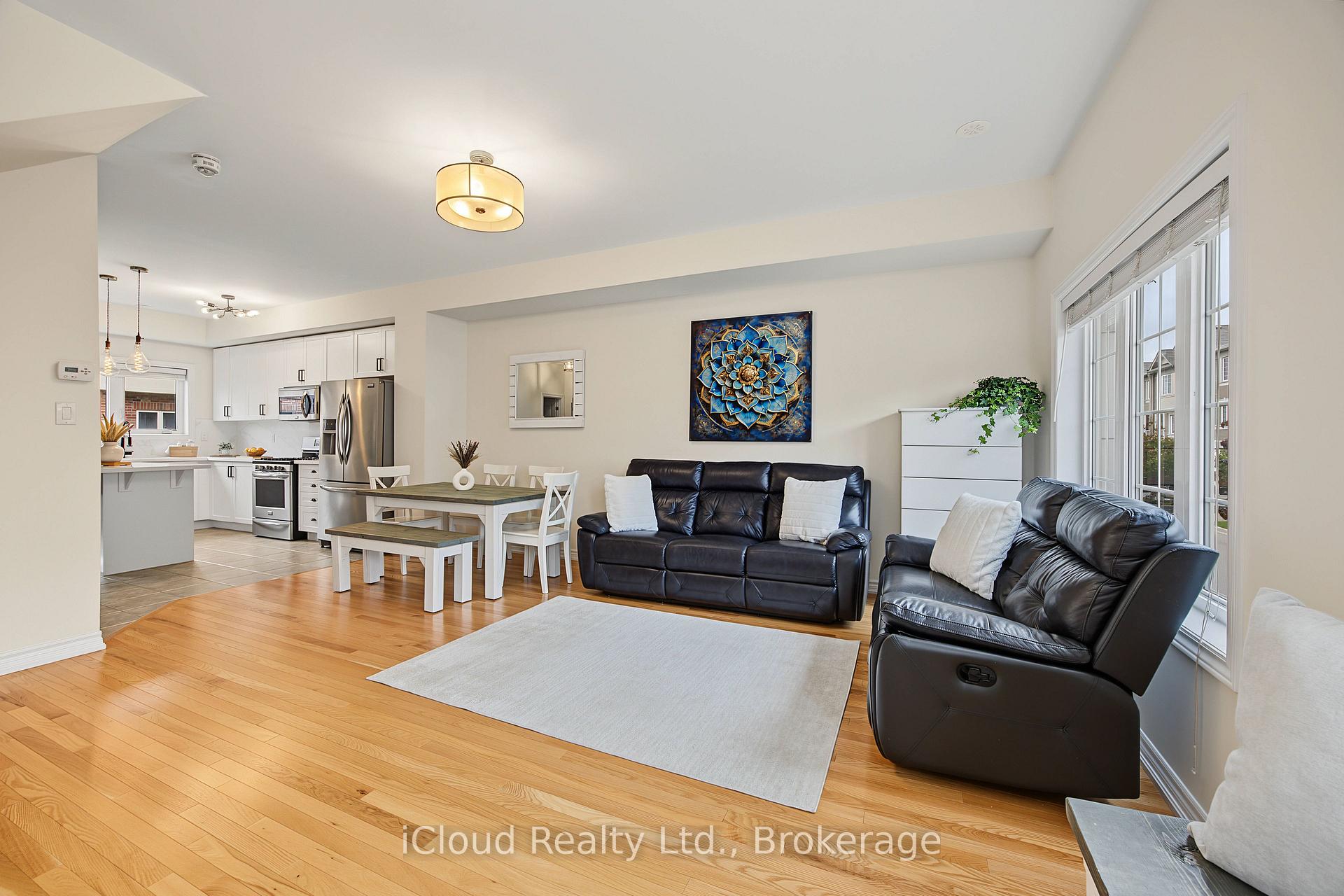 Photo 6 of 49 Aspen Hills Road, Brampton, Credit Valley — HOMEH
