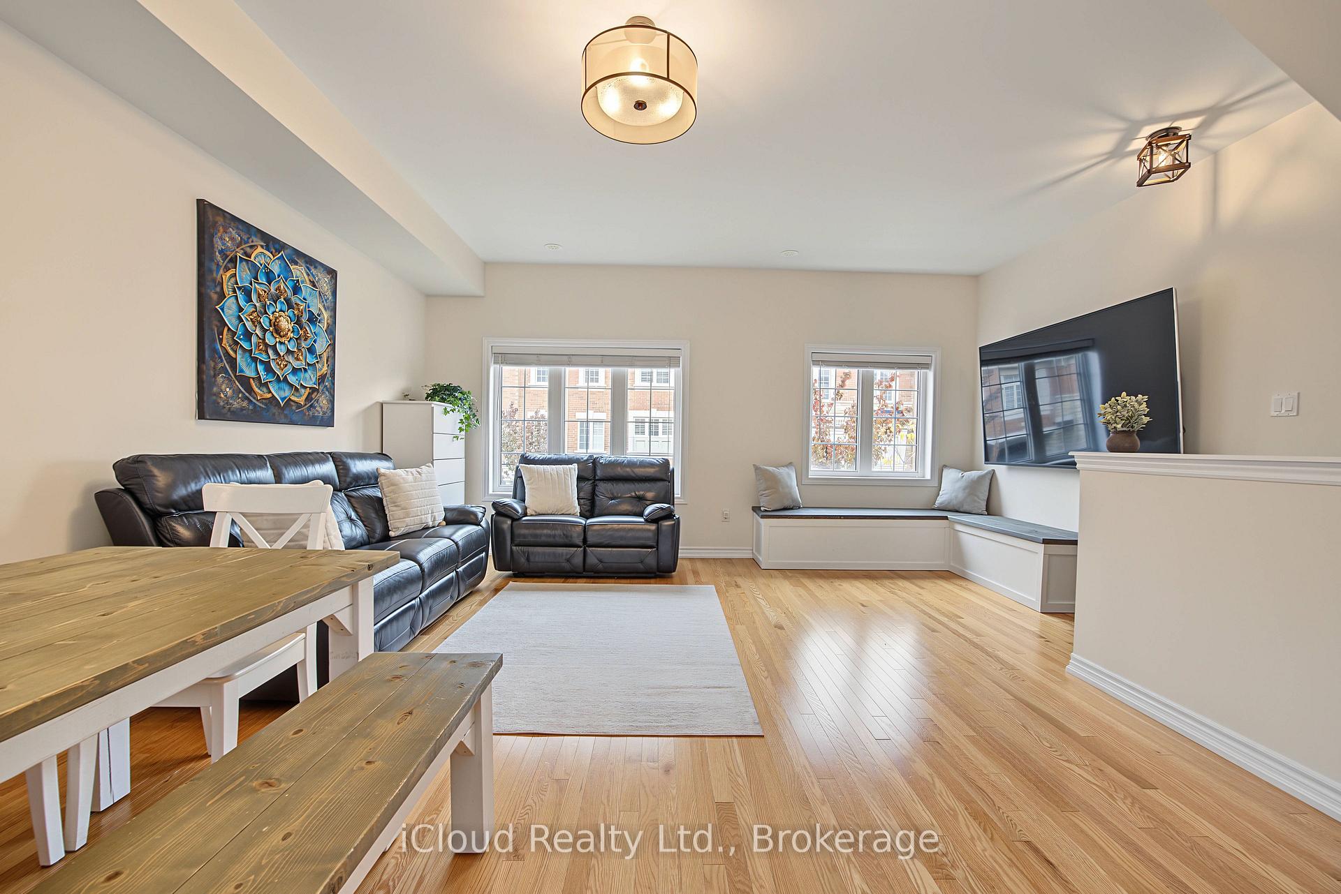 Photo 9 of 49 Aspen Hills Road, Brampton, Credit Valley — HOMEH