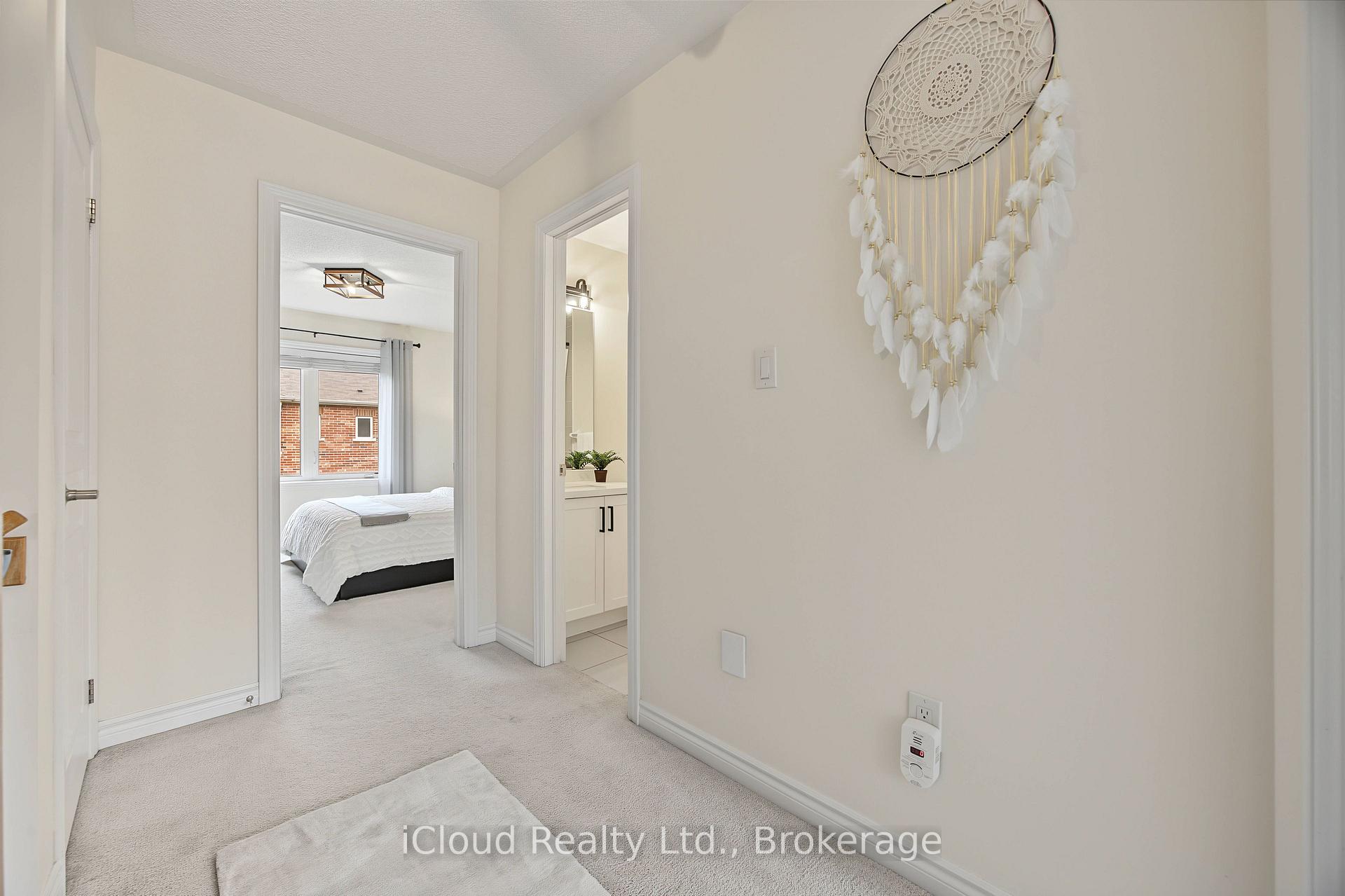 Photo 19 of 49 Aspen Hills Road, Brampton, Credit Valley — HOMEH