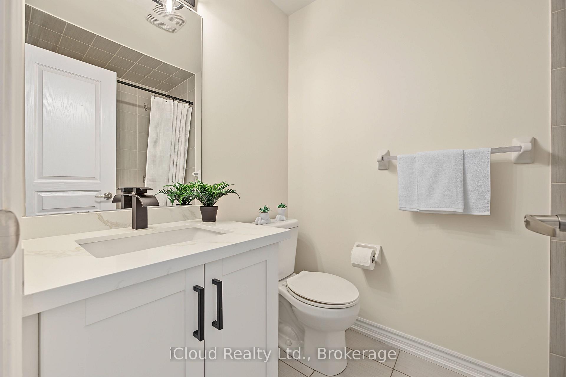 Photo 22 of 49 Aspen Hills Road, Brampton, Credit Valley — HOMEH