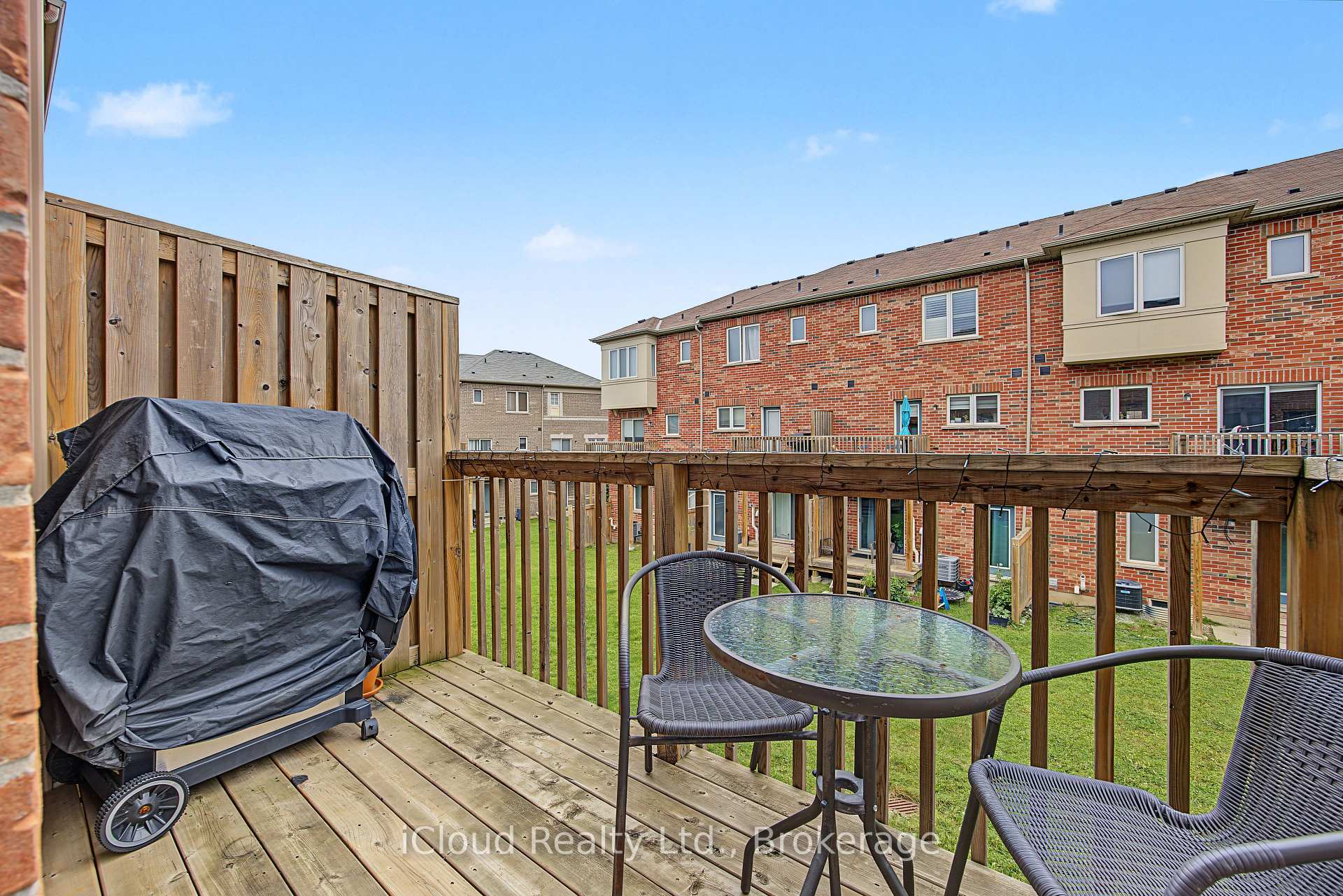 Photo 26 of 49 Aspen Hills Road, Brampton, Credit Valley — HOMEH