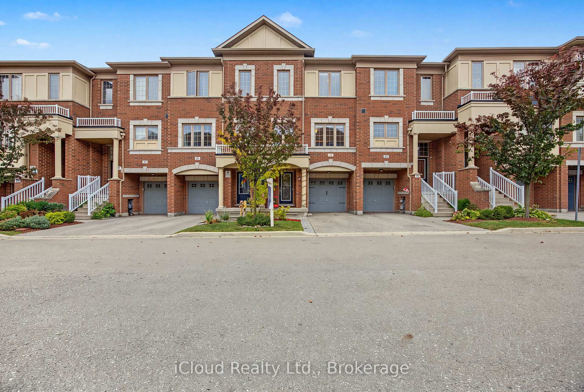 Photo 33 of 49 Aspen Hills Road, Brampton, Credit Valley — HOMEH