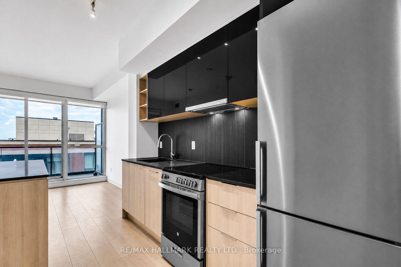 Photo 4 of Unit 905, 31 Tippett Road, North York, Clanton Park — HOMEH