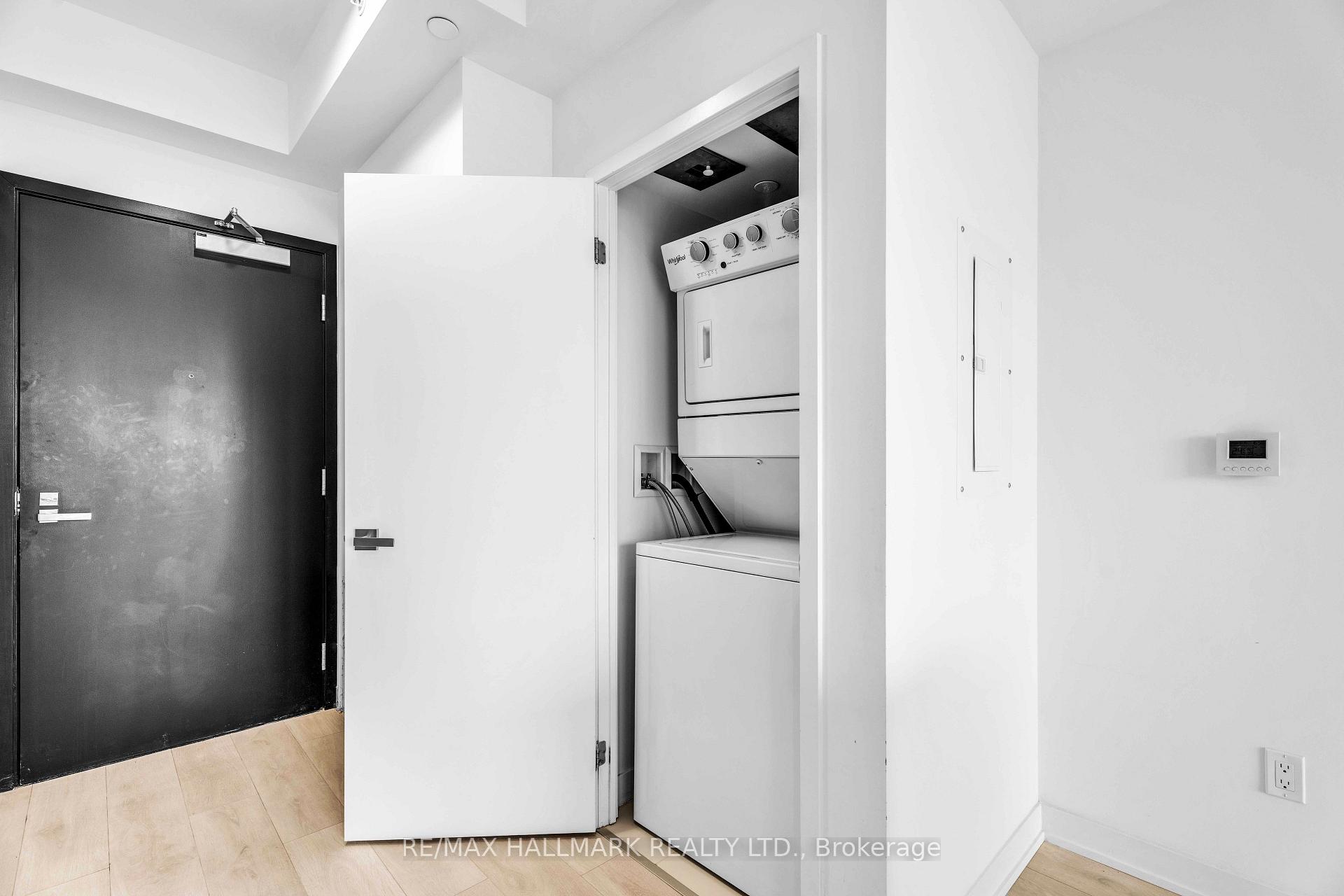Photo 11 of Unit 905, 31 Tippett Road, North York, Clanton Park — HOMEH
