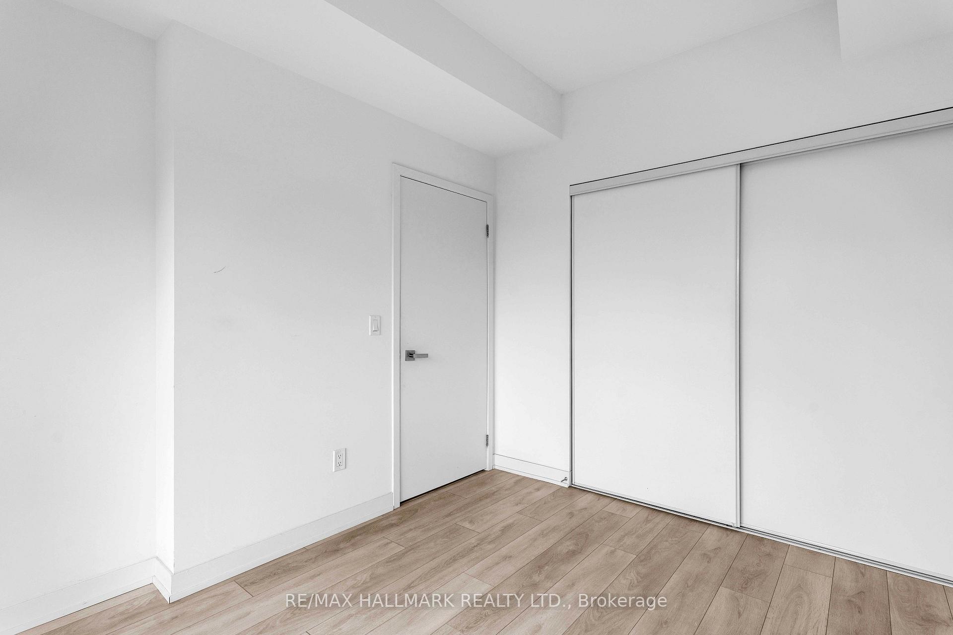 Photo 15 of Unit 905, 31 Tippett Road, North York, Clanton Park — HOMEH