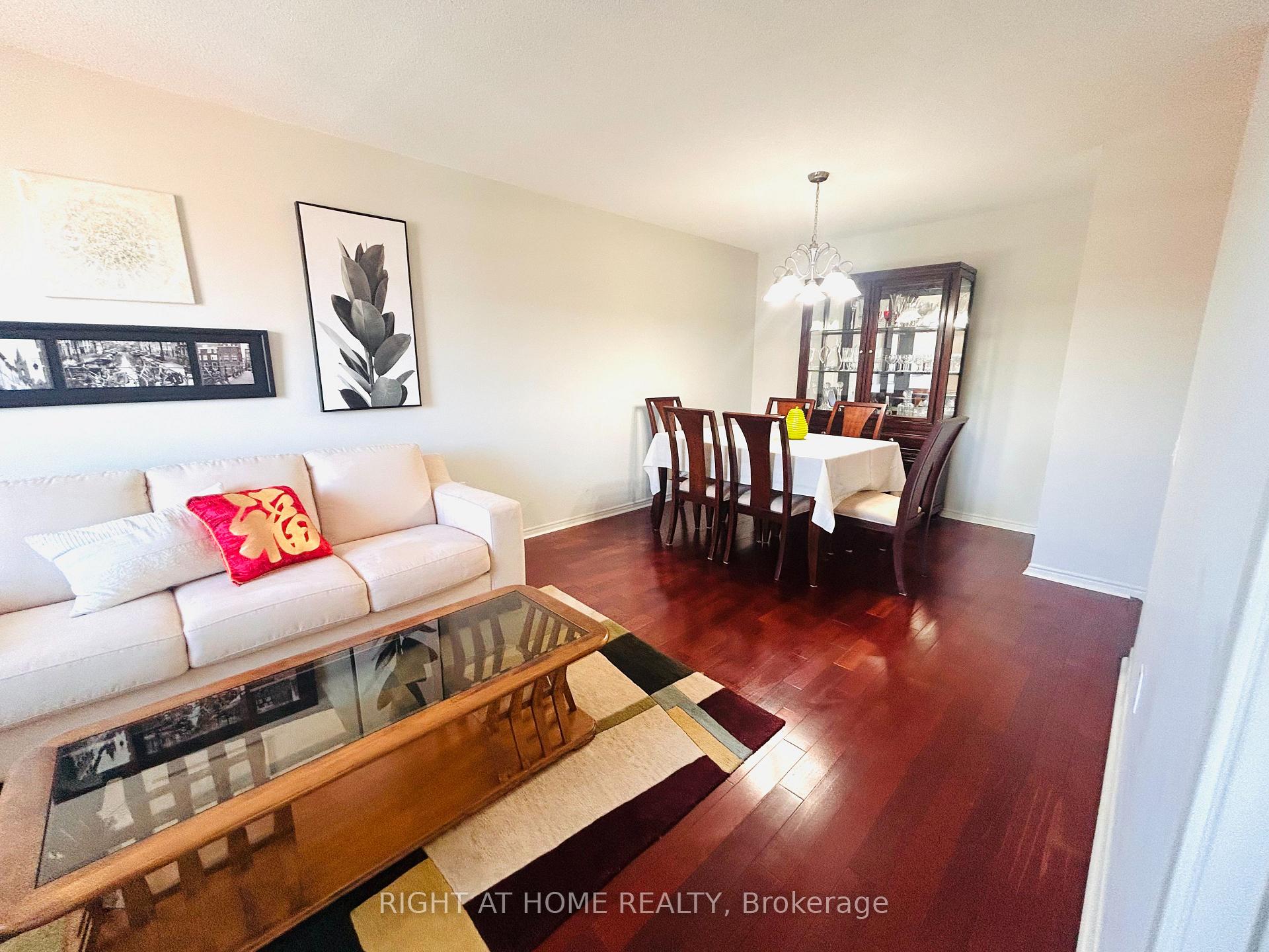 Photo 4 of Unit 1009, 11 Thorncliffe Pk Drive, Toronto, Thorncliffe Park — HOMEH