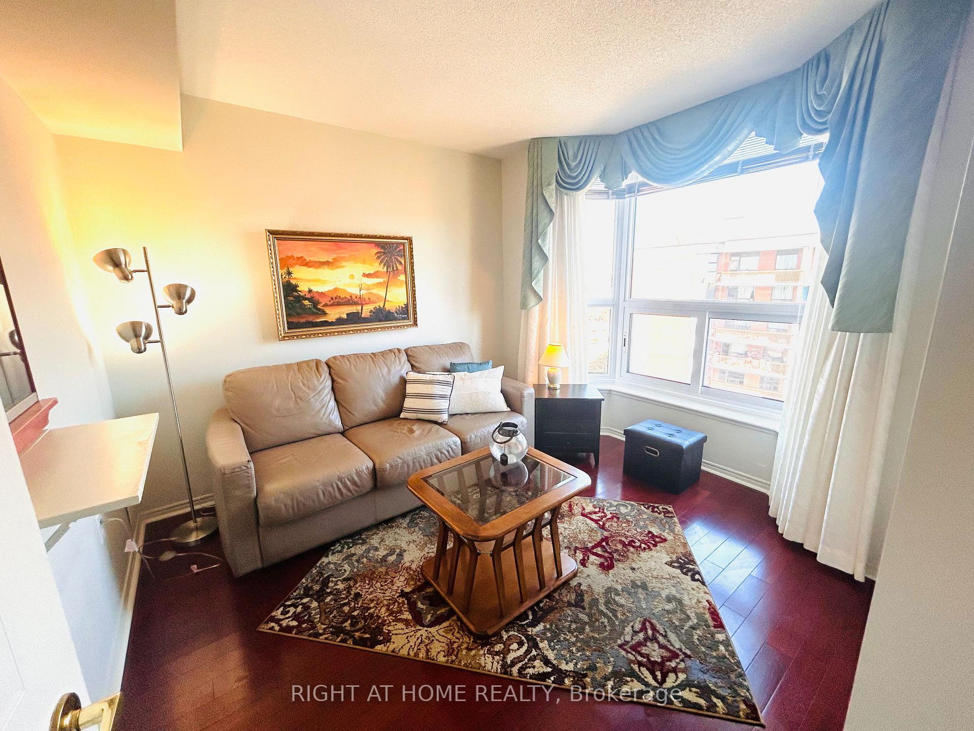 Photo 6 of Unit 1009, 11 Thorncliffe Pk Drive, Toronto, Thorncliffe Park — HOMEH
