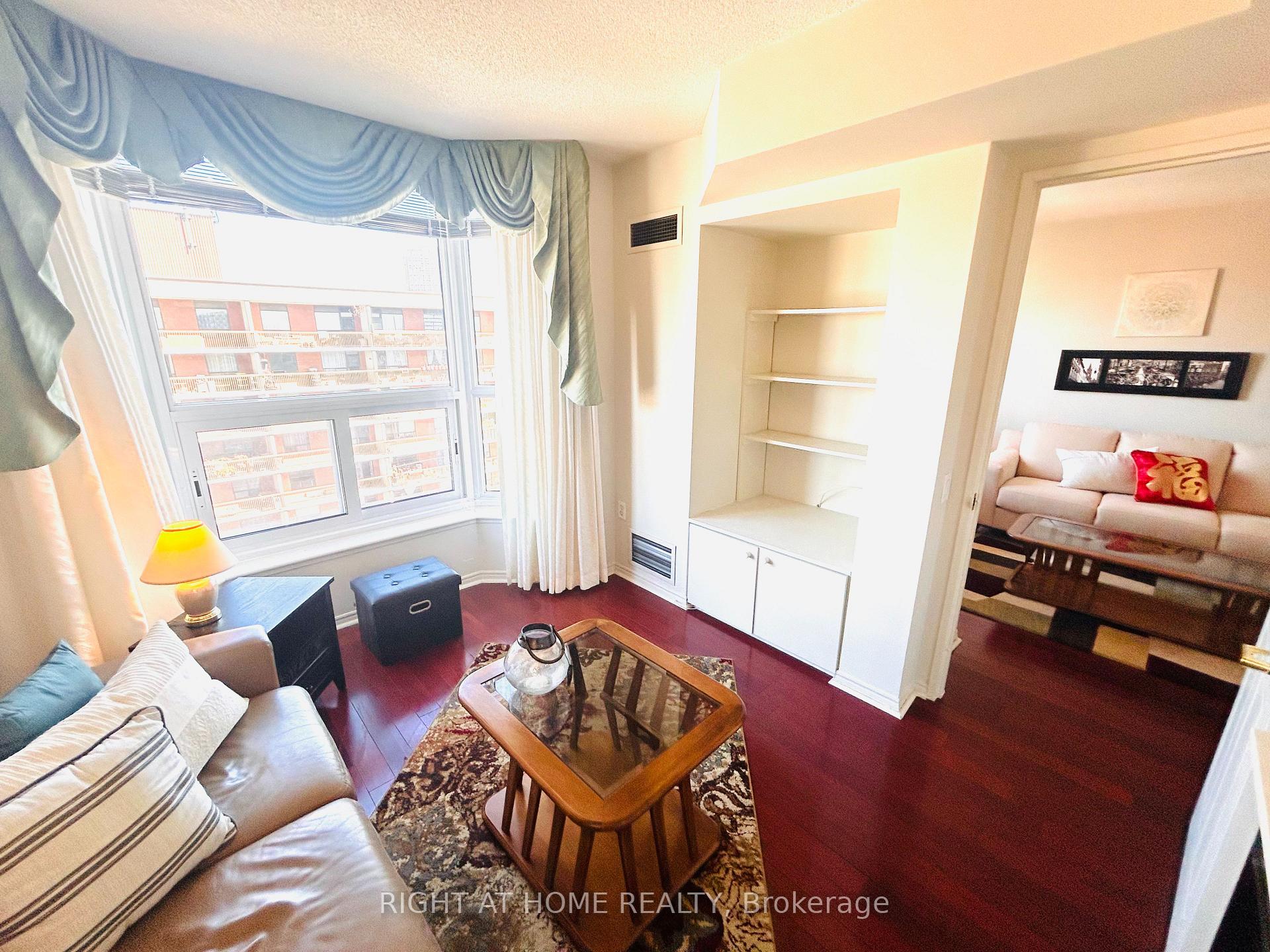 Photo 7 of Unit 1009, 11 Thorncliffe Pk Drive, Toronto, Thorncliffe Park — HOMEH