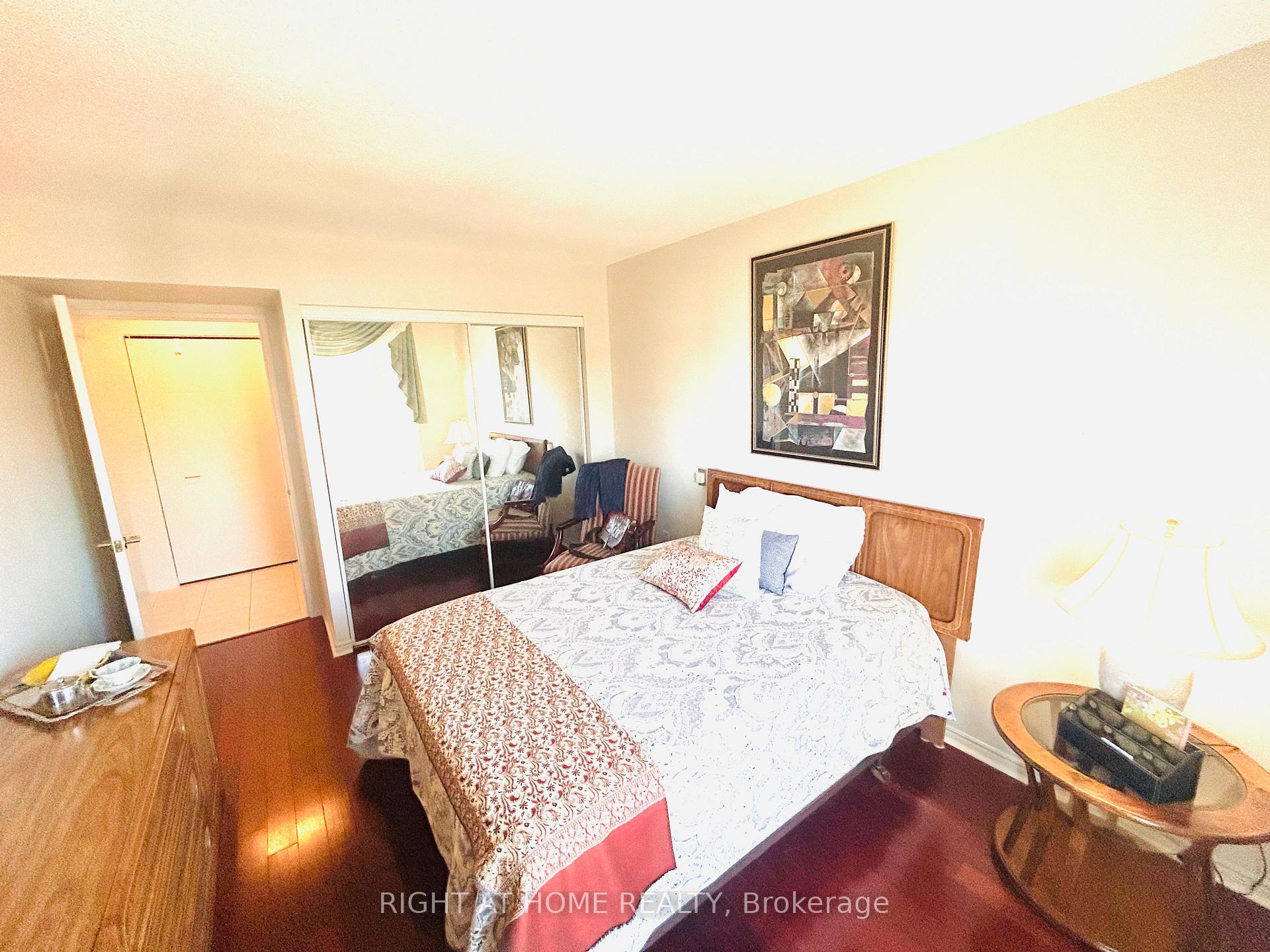 Photo 10 of Unit 1009, 11 Thorncliffe Pk Drive, Toronto, Thorncliffe Park — HOMEH