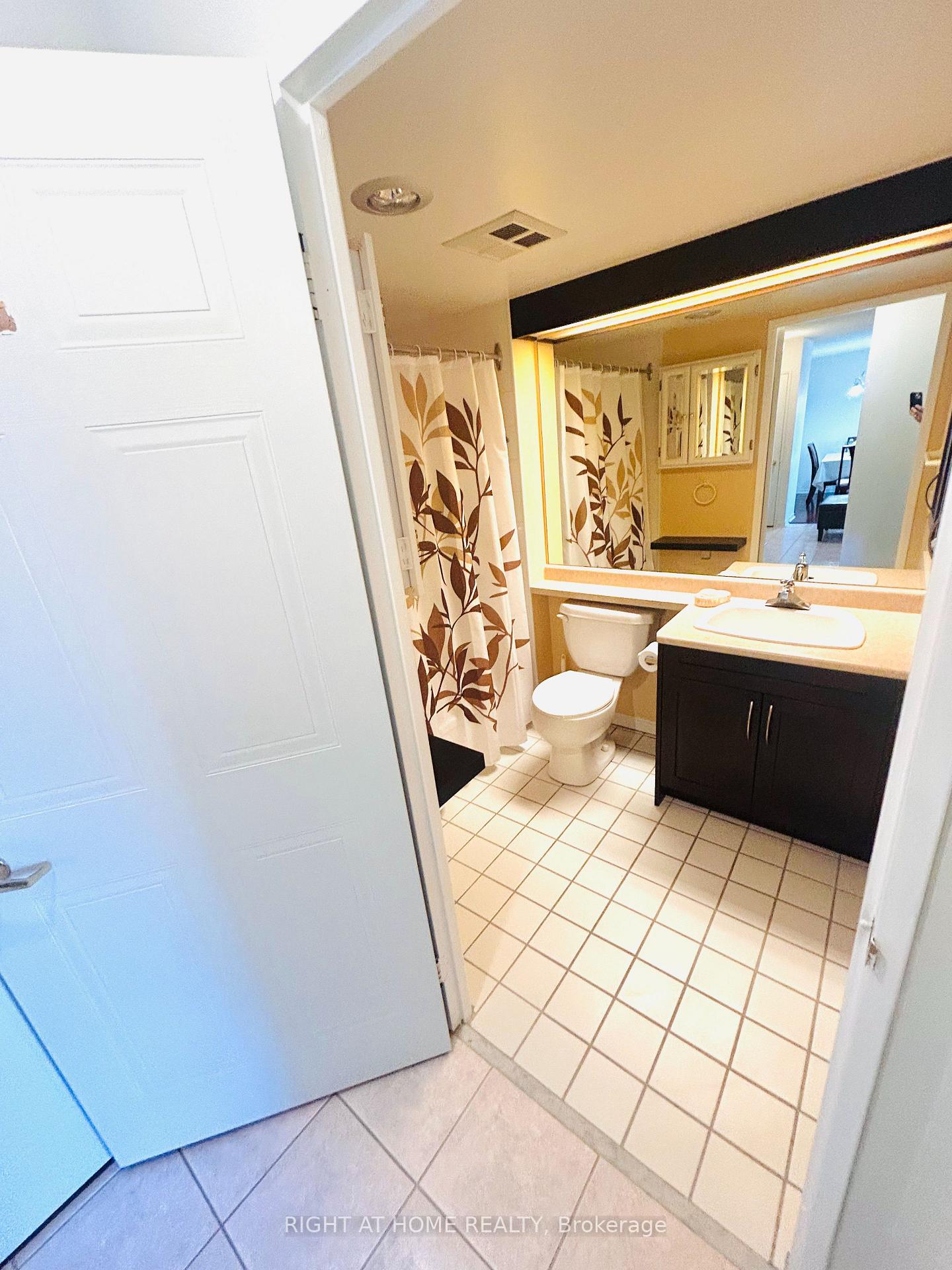 Photo 12 of Unit 1009, 11 Thorncliffe Pk Drive, Toronto, Thorncliffe Park — HOMEH
