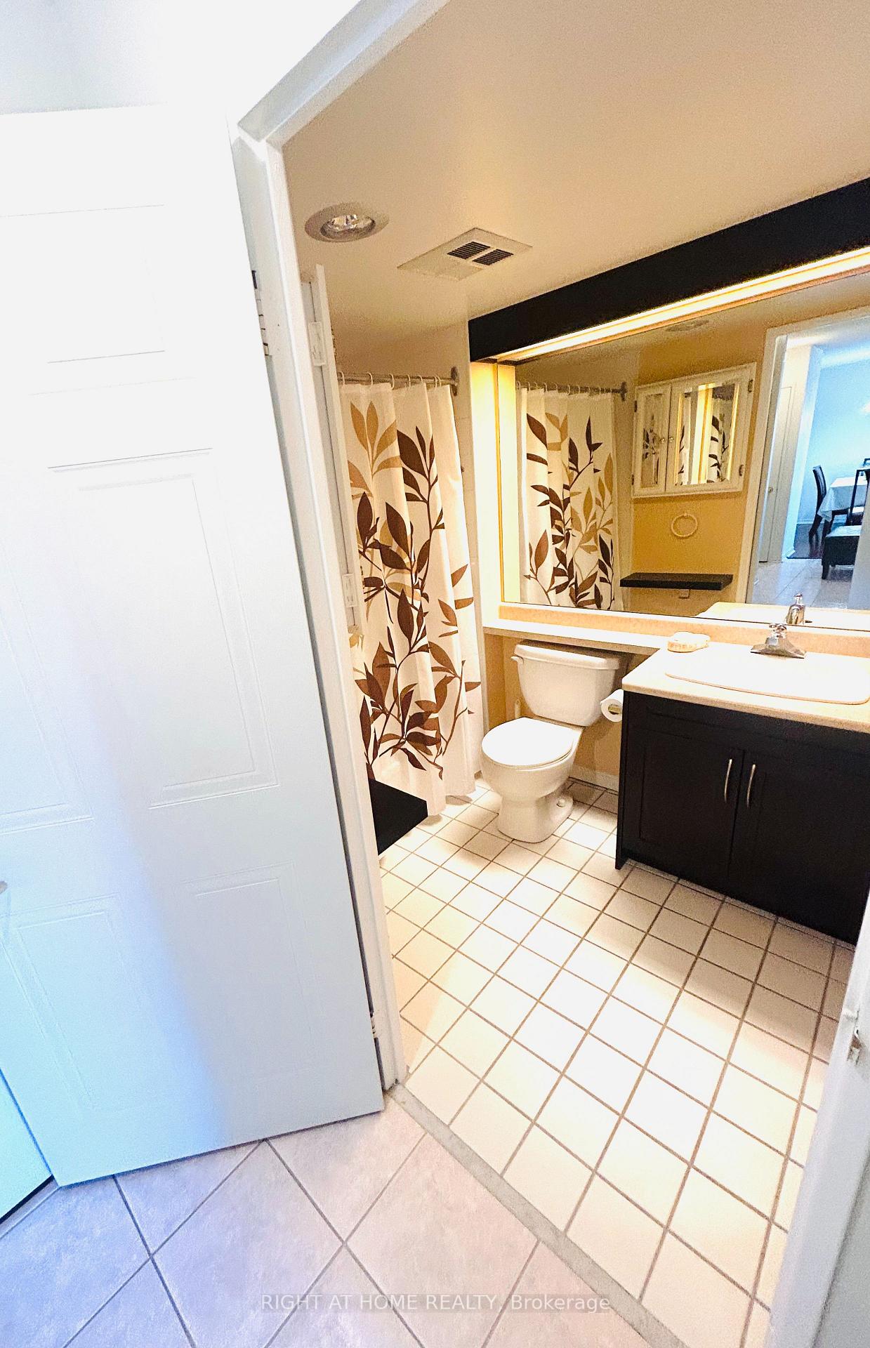 Photo 13 of Unit 1009, 11 Thorncliffe Pk Drive, Toronto, Thorncliffe Park — HOMEH