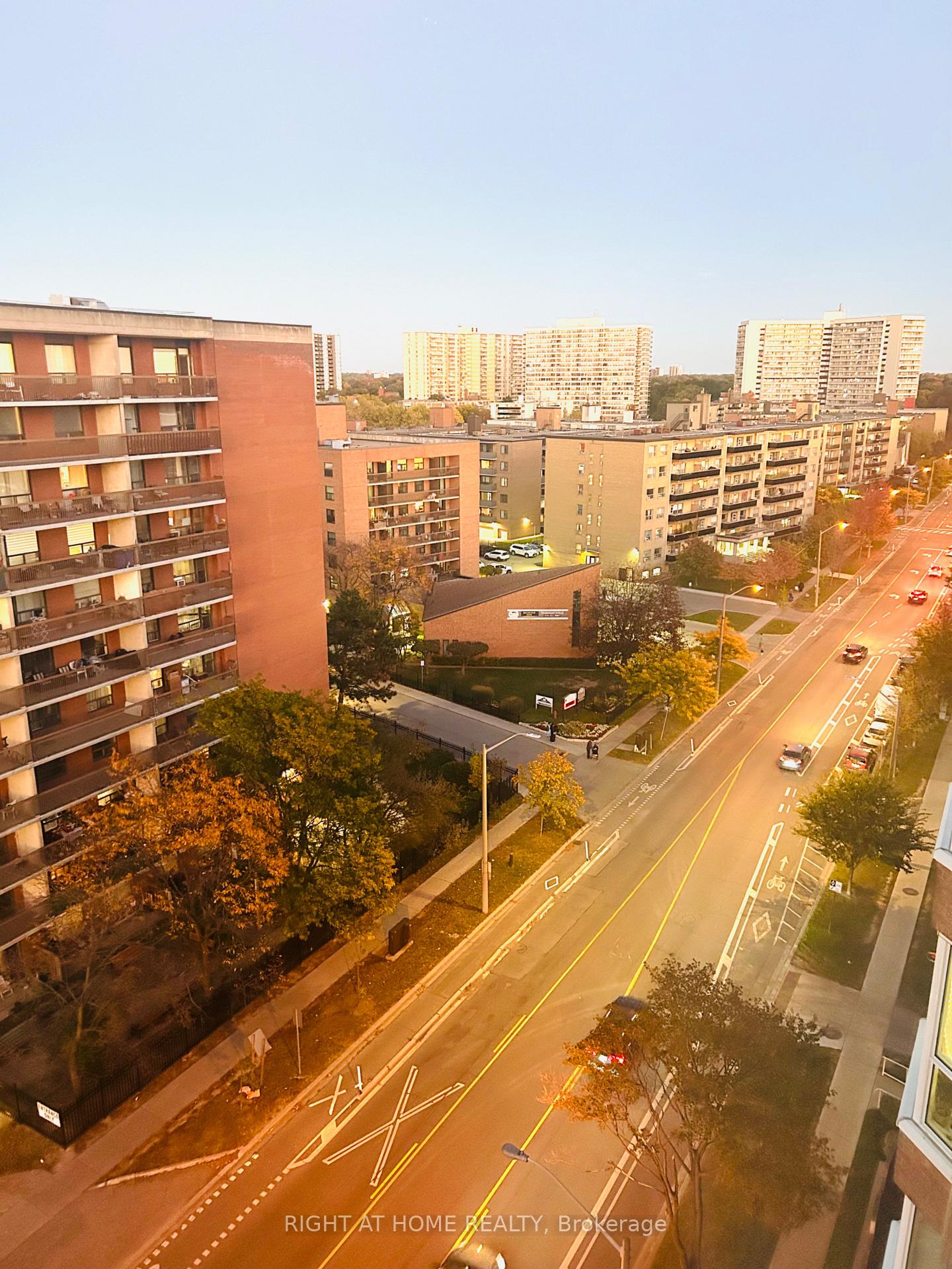 Photo 17 of Unit 1009, 11 Thorncliffe Pk Drive, Toronto, Thorncliffe Park — HOMEH