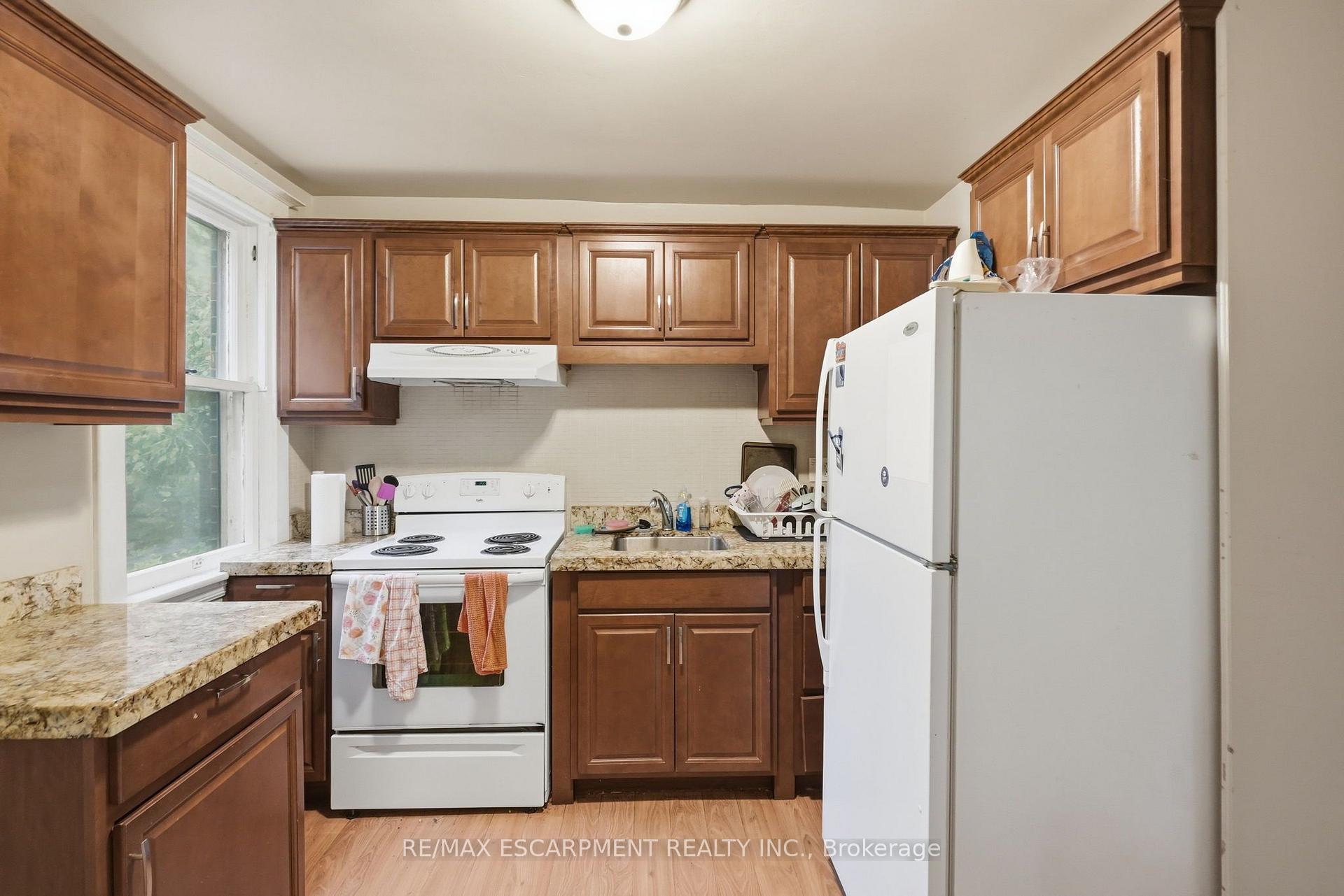 Photo 9 of 44 Dalewood Crescent, Hamilton, Westdale — HOMEH