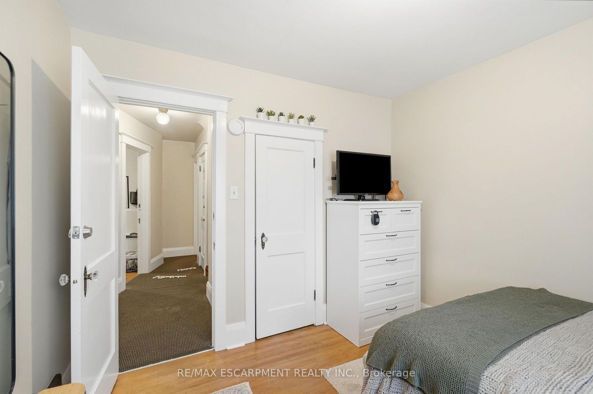 Photo 14 of 44 Dalewood Crescent, Hamilton, Westdale — HOMEH