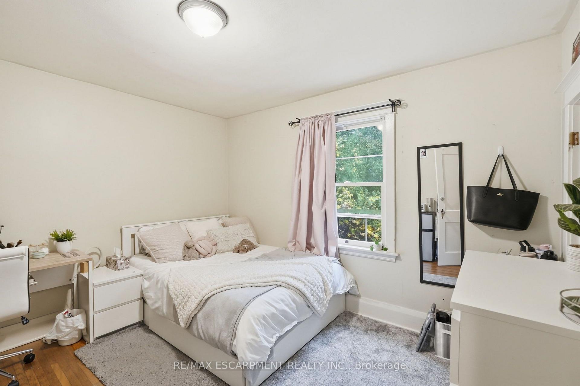 Photo 17 of 44 Dalewood Crescent, Hamilton, Westdale — HOMEH