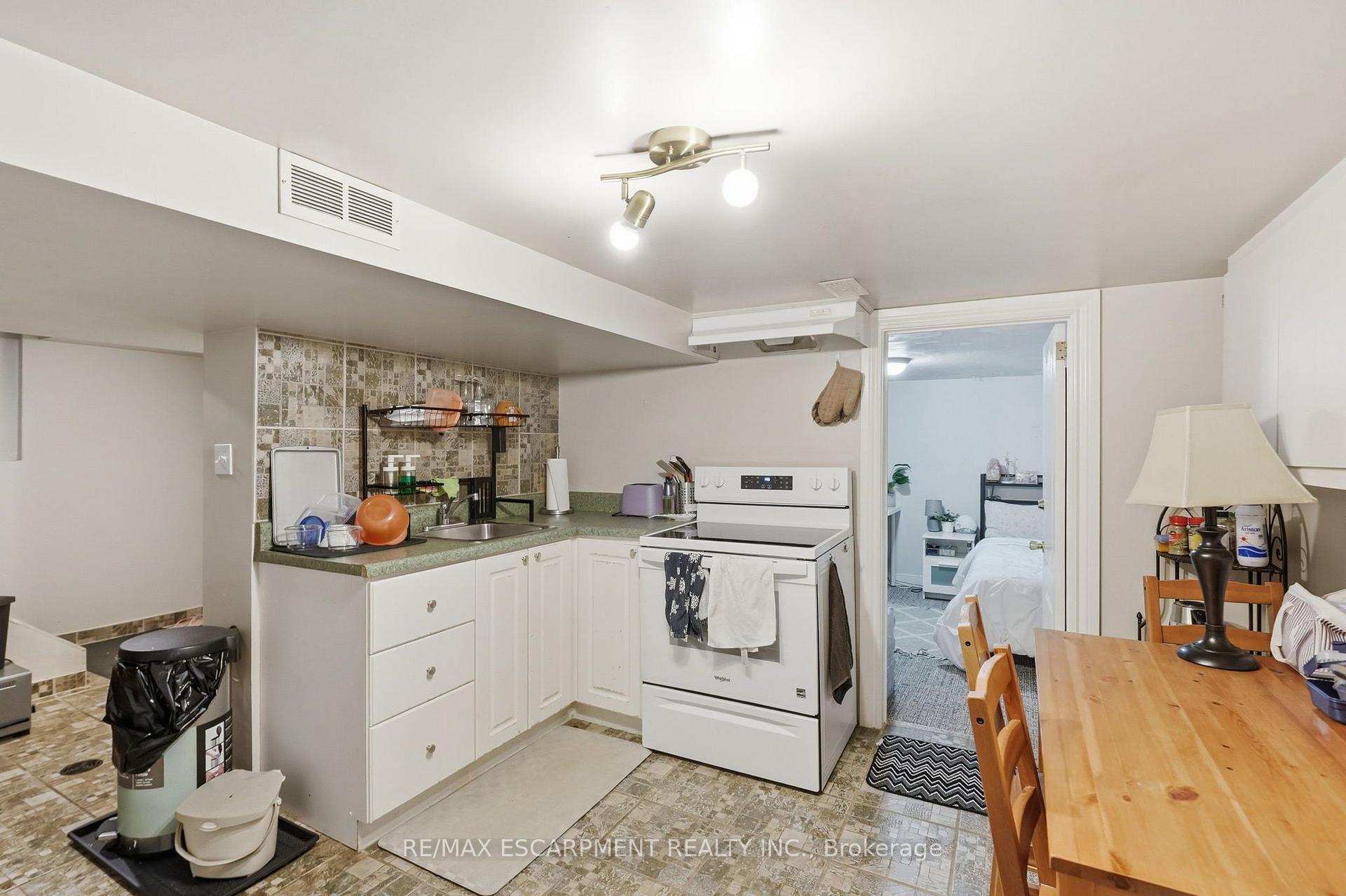 Photo 23 of 44 Dalewood Crescent, Hamilton, Westdale — HOMEH
