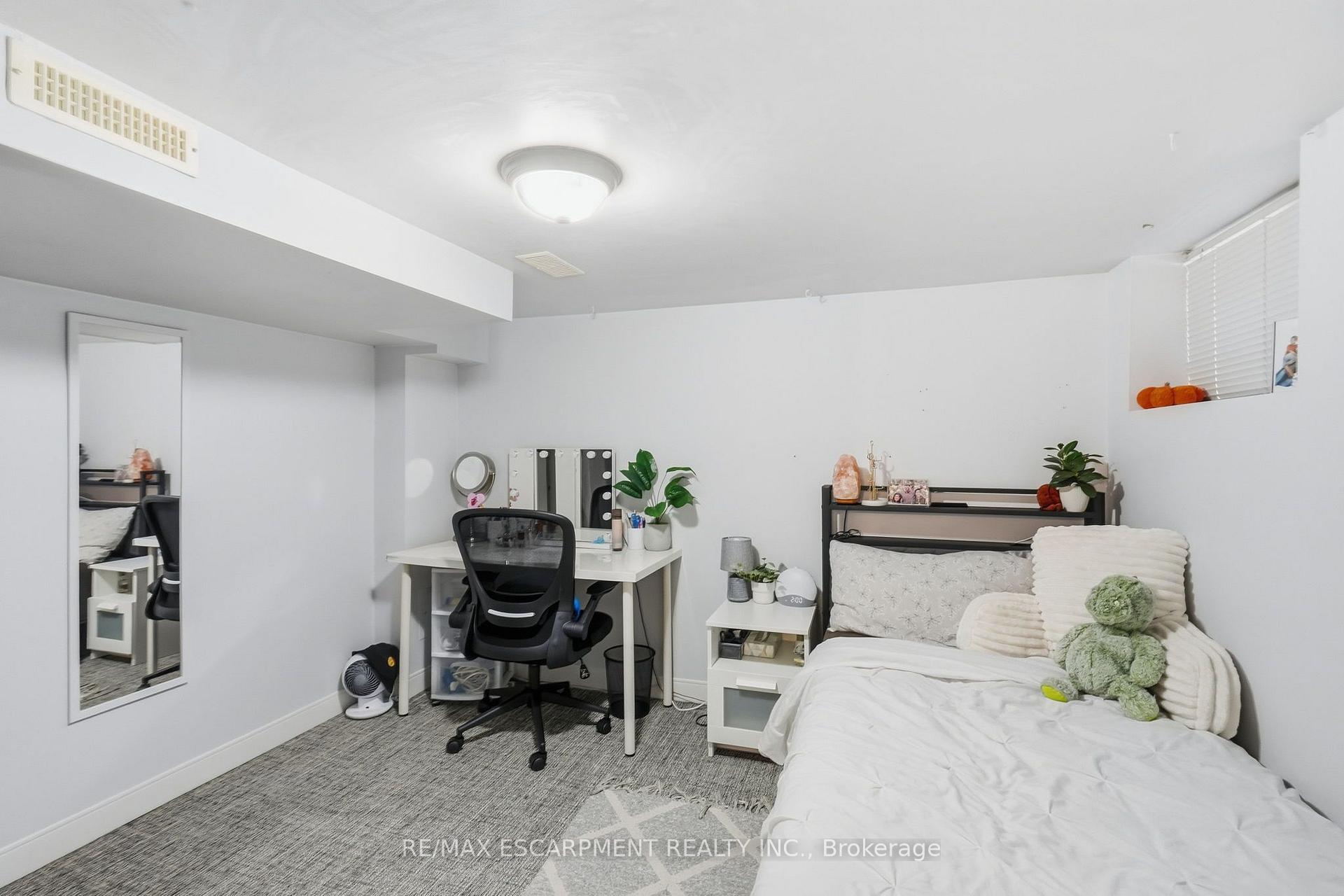 Photo 24 of 44 Dalewood Crescent, Hamilton, Westdale — HOMEH