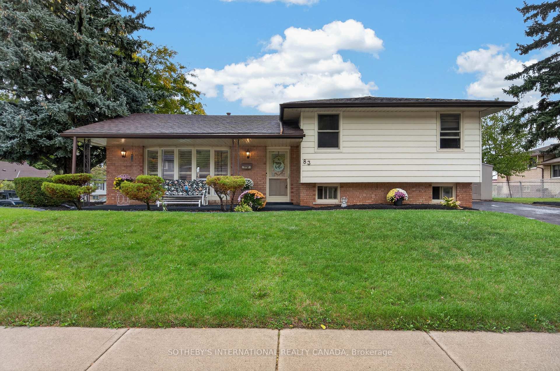 Photo 5 of 83 Marcella Crescent SW, Hamilton, Gershome — HOMEH