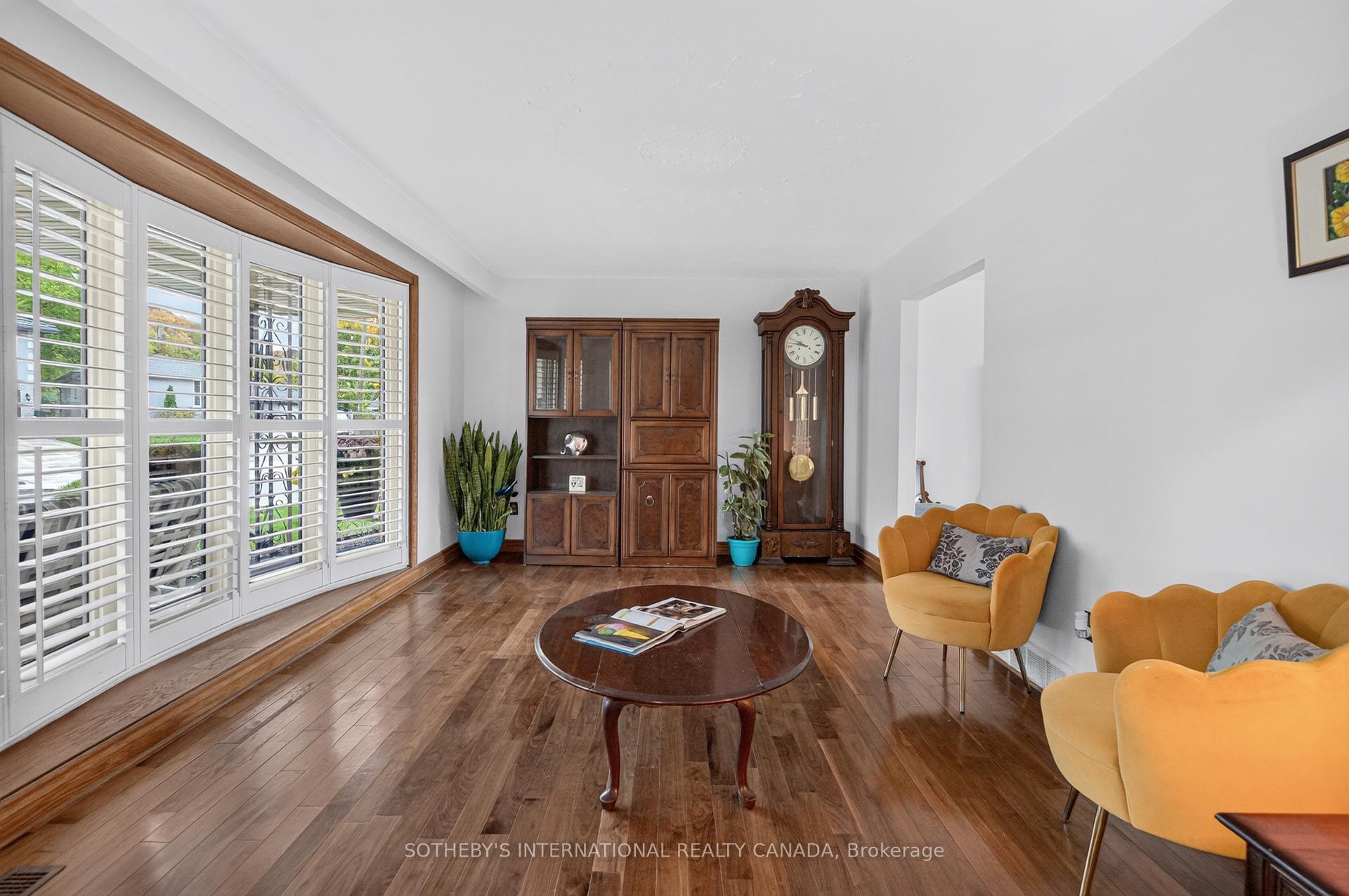 Photo 8 of 83 Marcella Crescent SW, Hamilton, Gershome — HOMEH