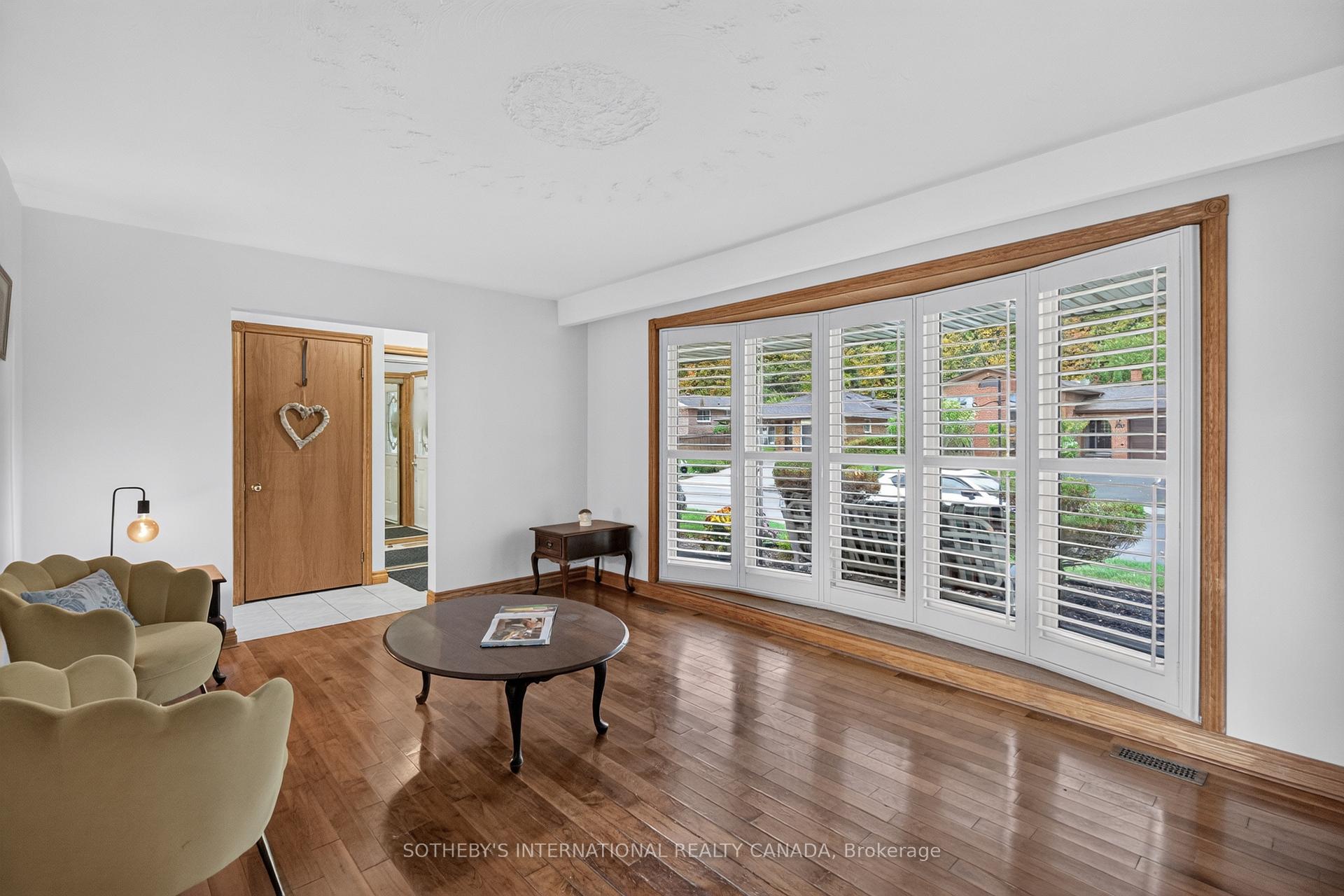 Photo 10 of 83 Marcella Crescent SW, Hamilton, Gershome — HOMEH