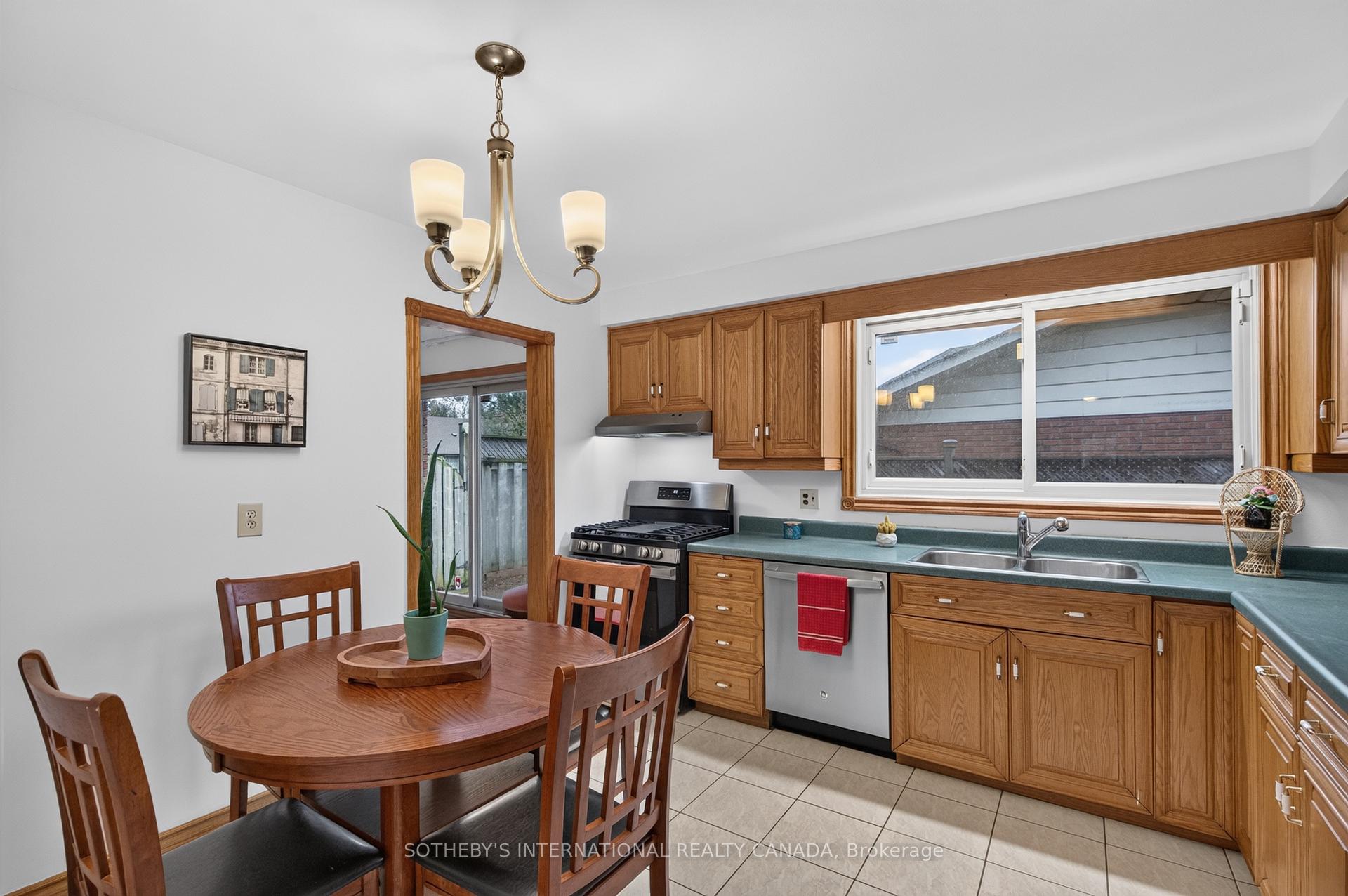 Photo 15 of 83 Marcella Crescent SW, Hamilton, Gershome — HOMEH