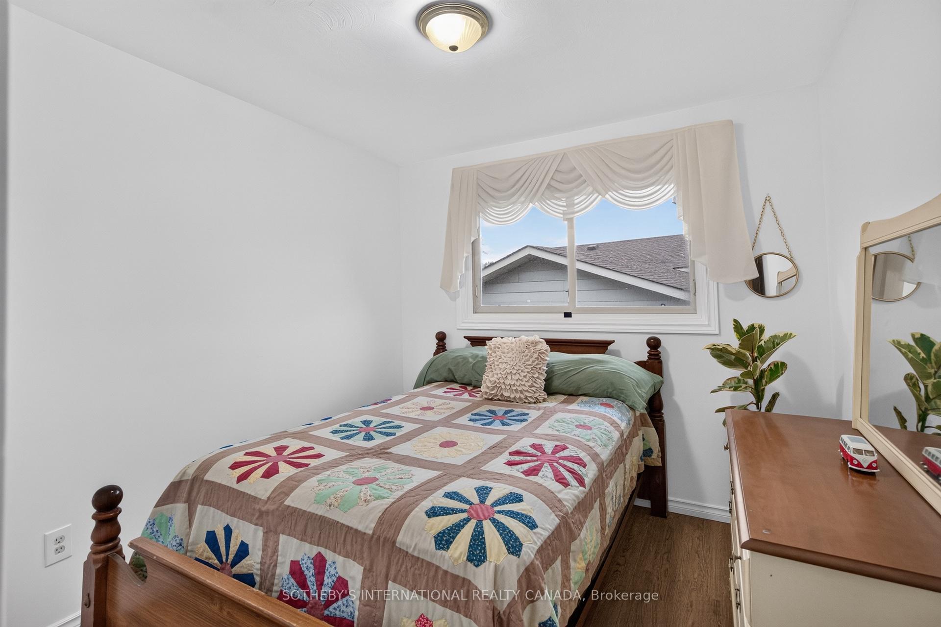 Photo 23 of 83 Marcella Crescent SW, Hamilton, Gershome — HOMEH