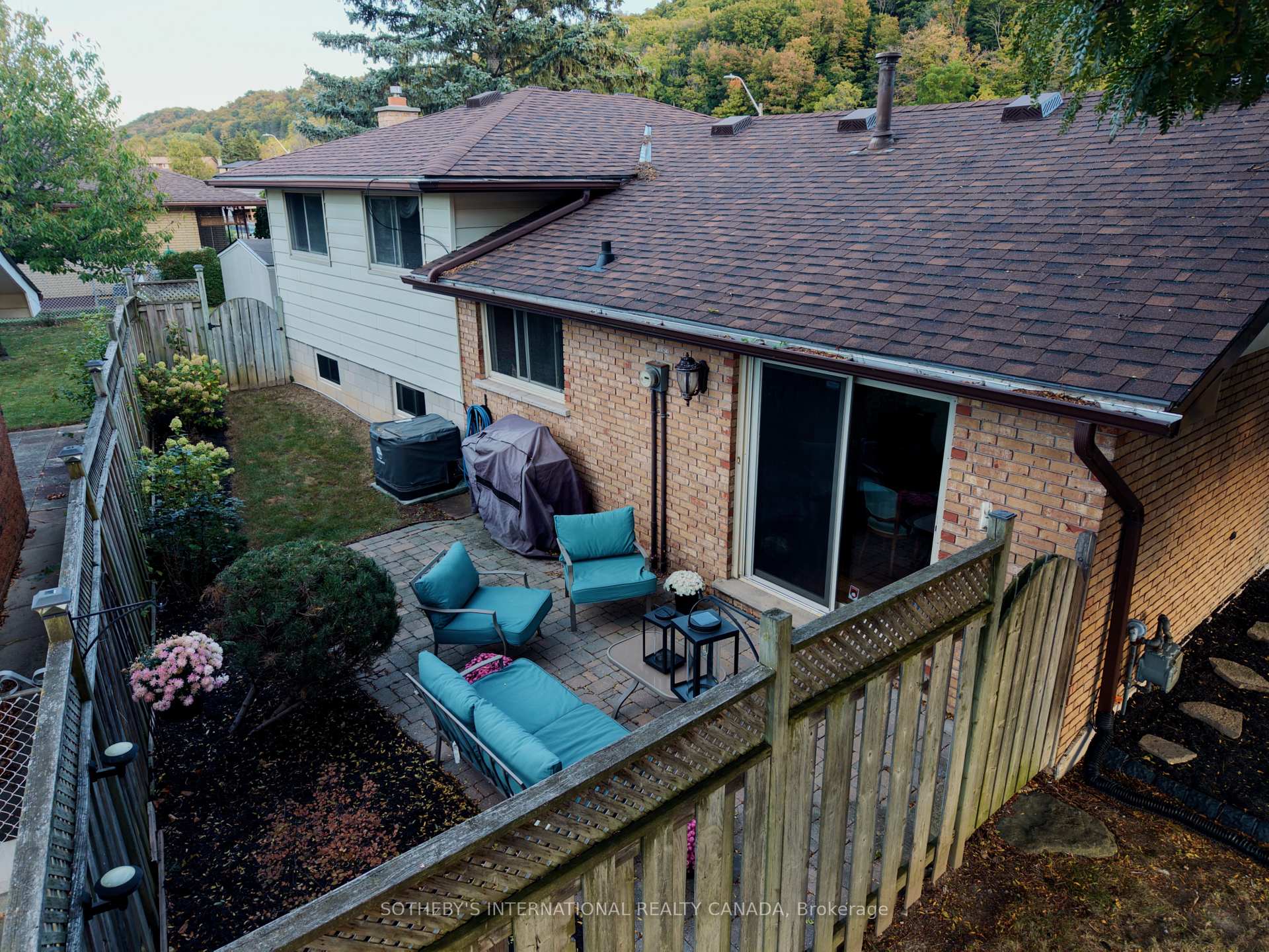 Photo 34 of 83 Marcella Crescent SW, Hamilton, Gershome — HOMEH