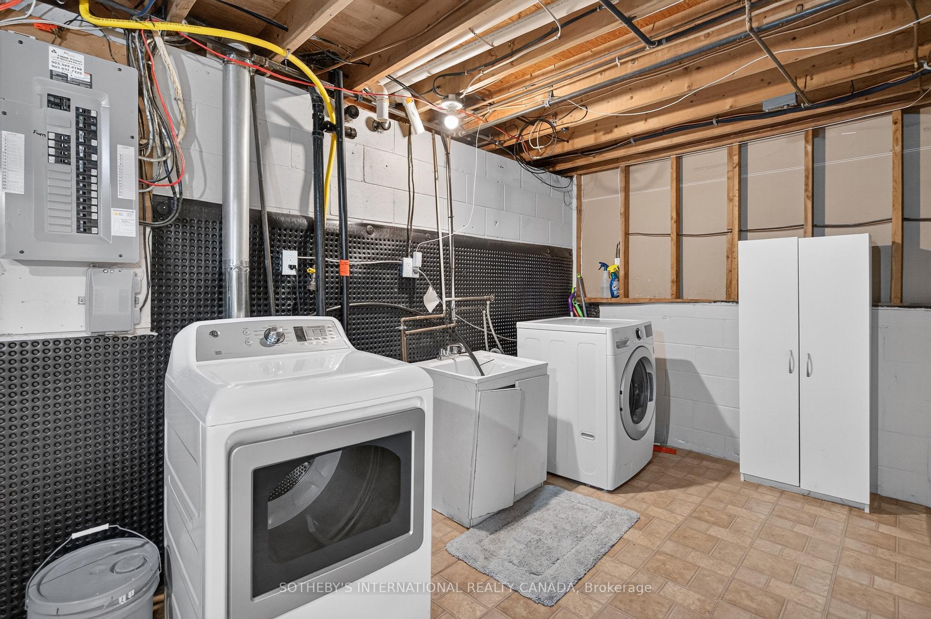 Photo 35 of 83 Marcella Crescent SW, Hamilton, Gershome — HOMEH