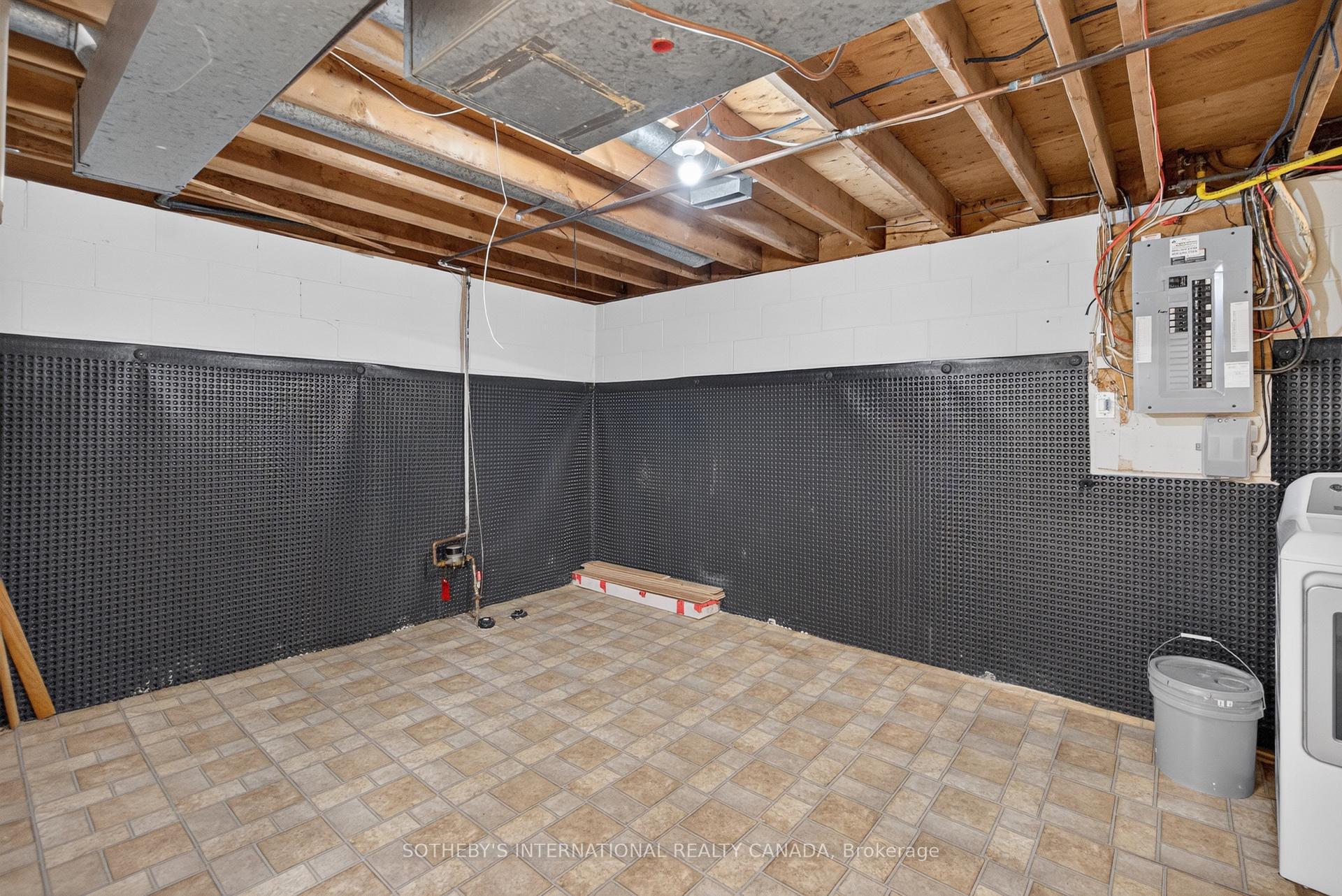 Photo 36 of 83 Marcella Crescent SW, Hamilton, Gershome — HOMEH