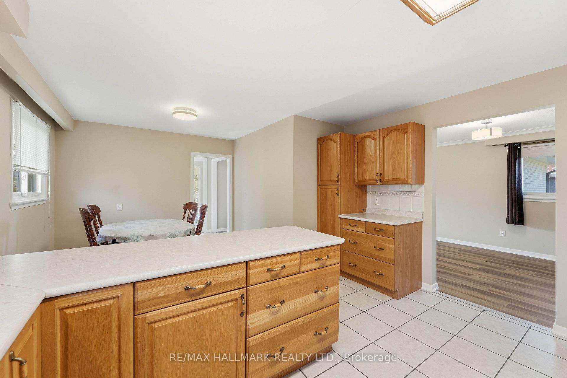 Photo 23 of 198 Weldrick Road W, Richmond Hill, North Richvale — HOMEH